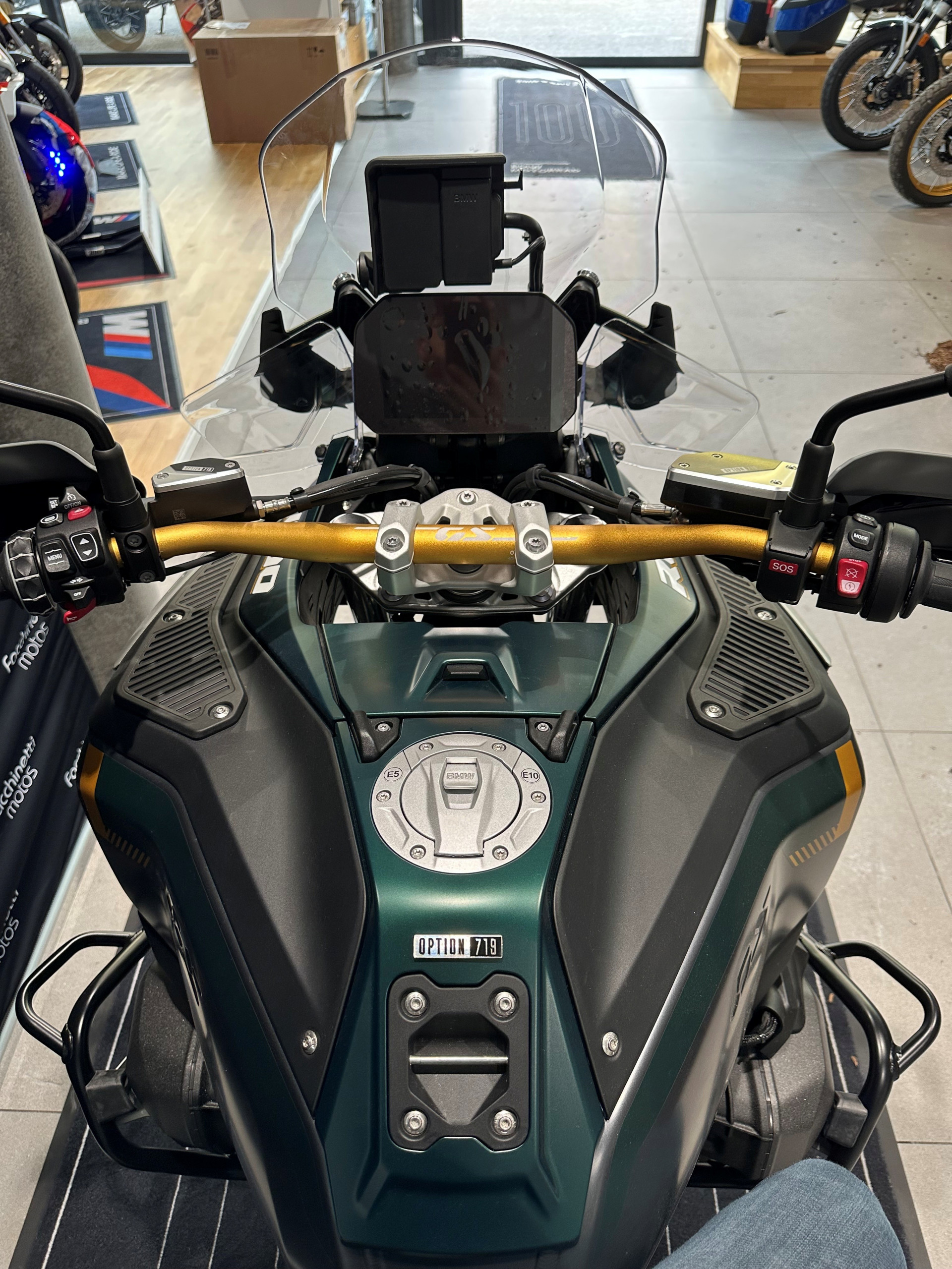BMW R 1300 GS Adventure-showroom-element-3