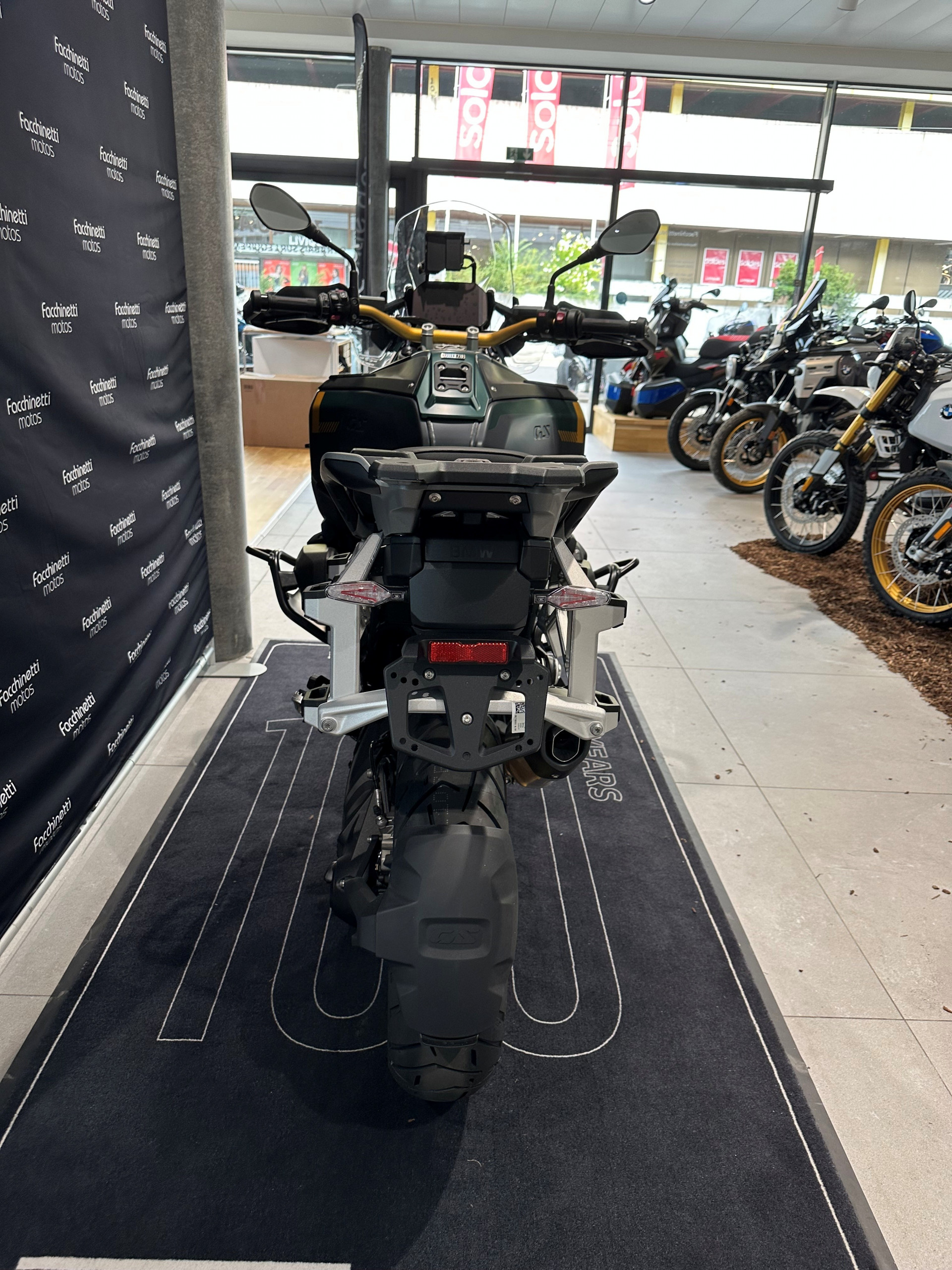 BMW R 1300 GS Adventure-showroom-element-2