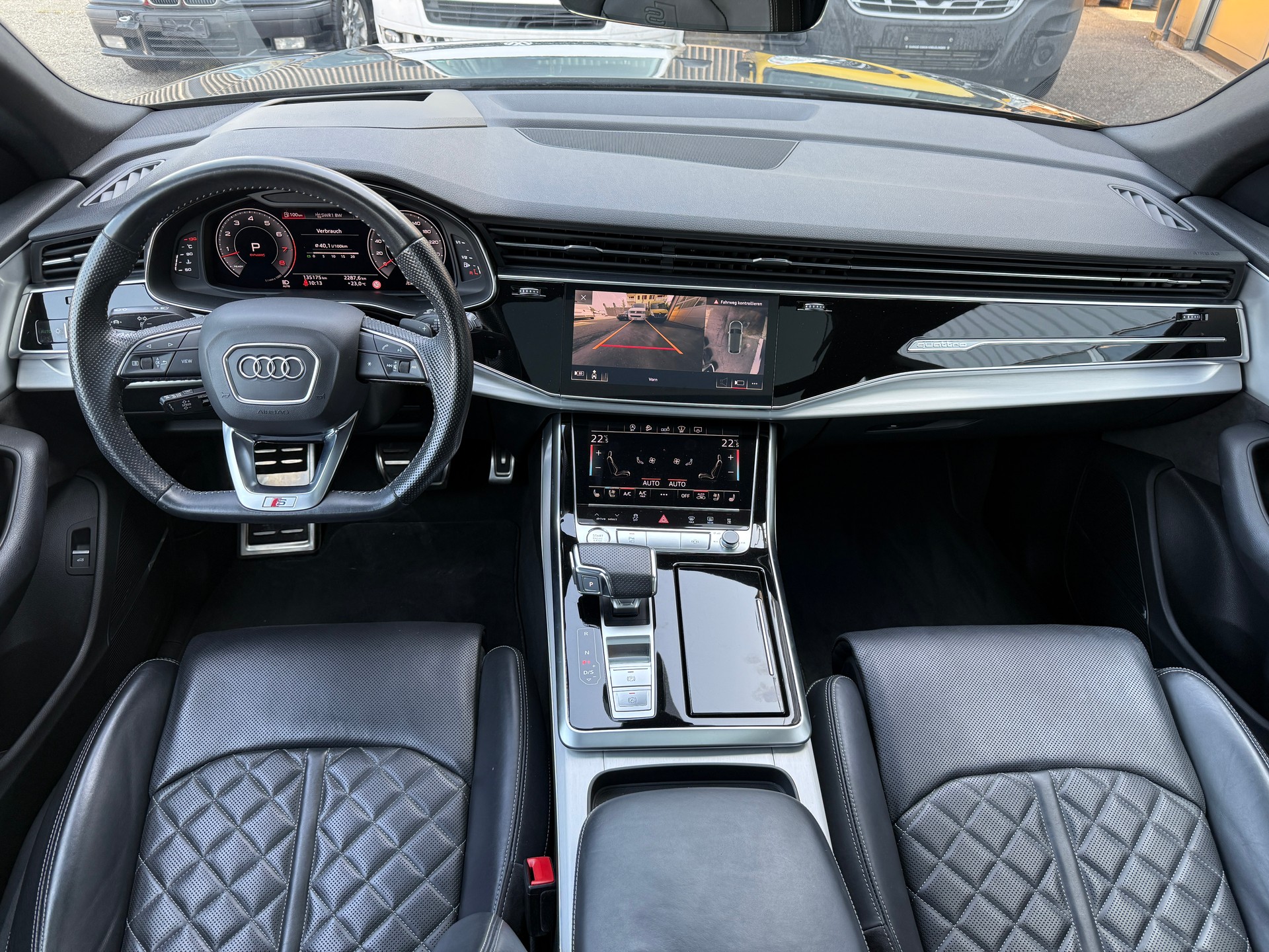 AUDI Q8 55 TFSI quattro tiptronic ***DISTANZREGLER***-image-10