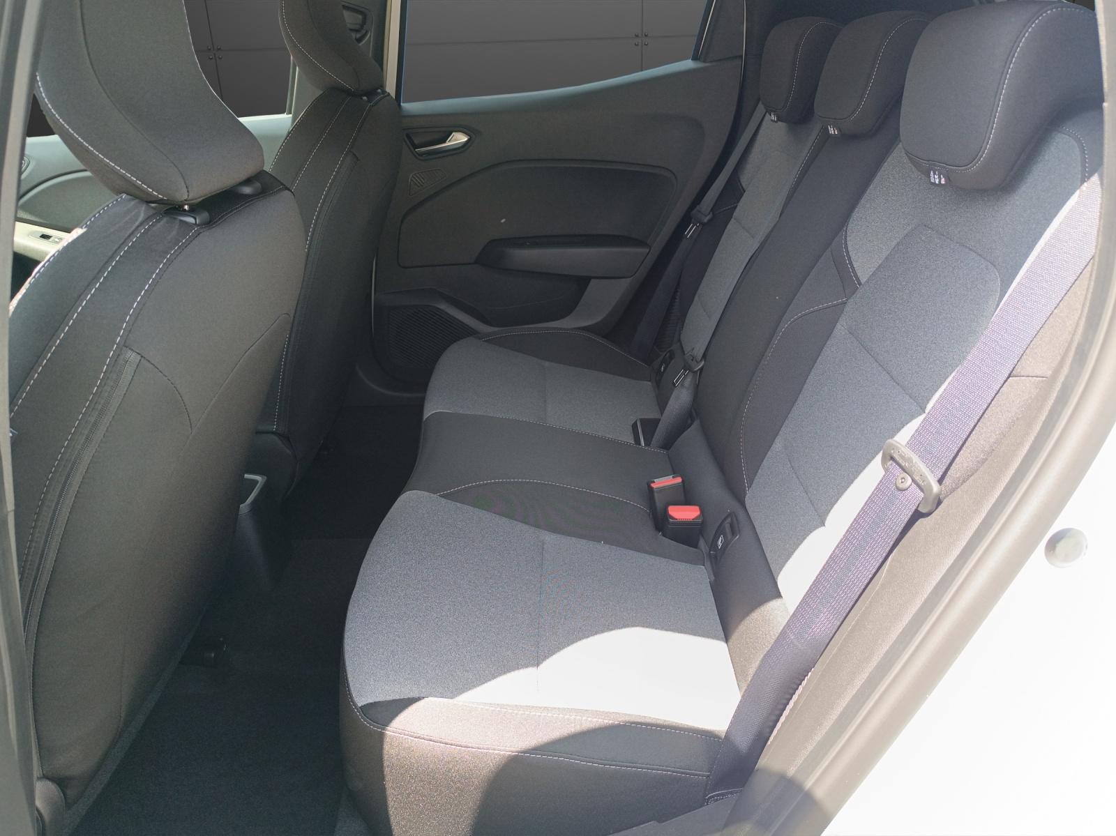 MITSUBISHI Colt 1.6 HEV Invite+-image-14