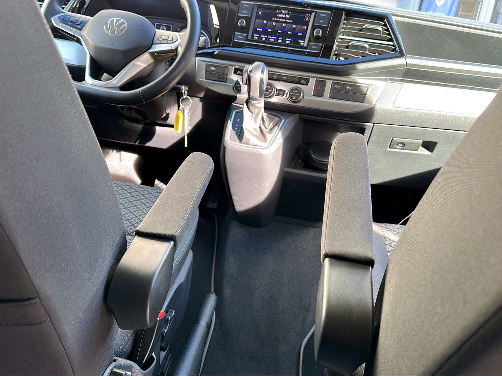 VW T6.1 California 2.0 TDI Beach Liberty Spirit DSG-image-16
