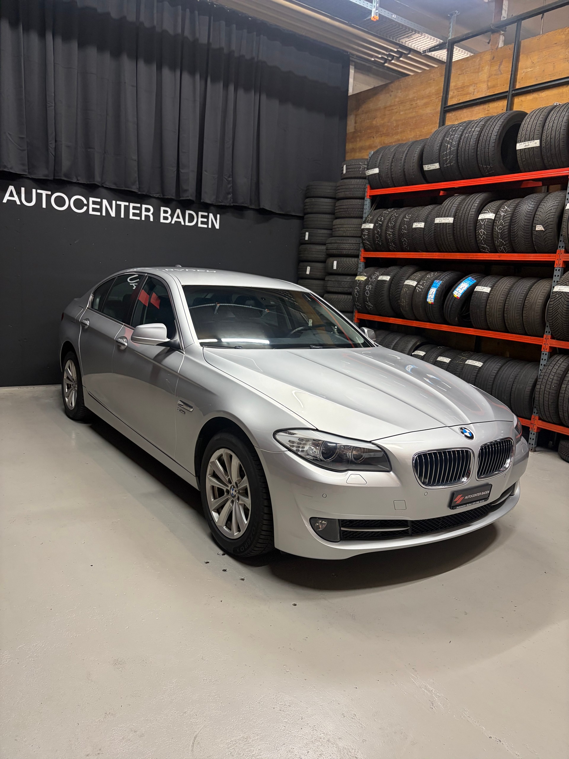 BMW 525d xDrive Steptronic-showroom-element-1