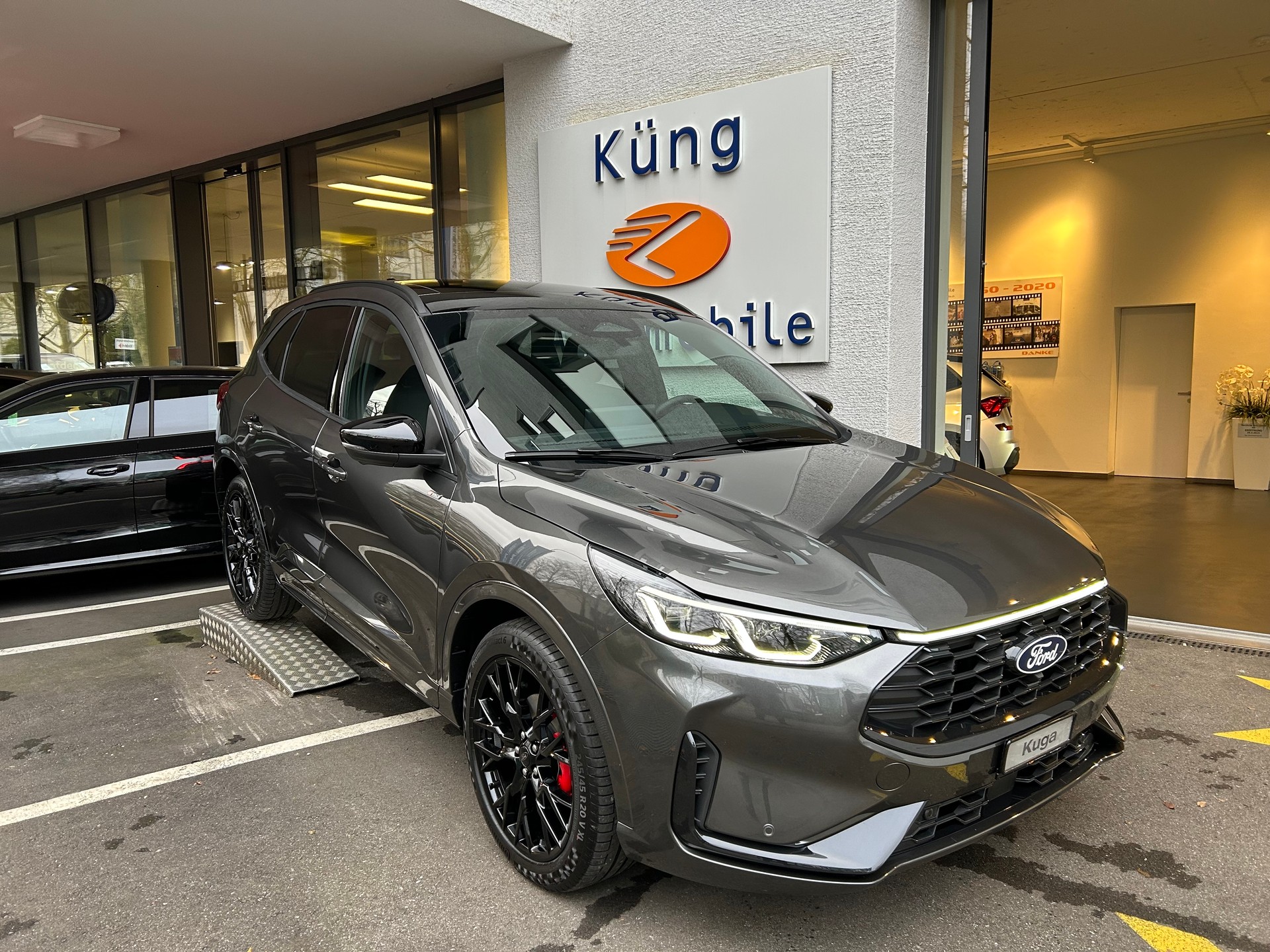 FORD Kuga 2.5 FHEV ST-Line X 4WD