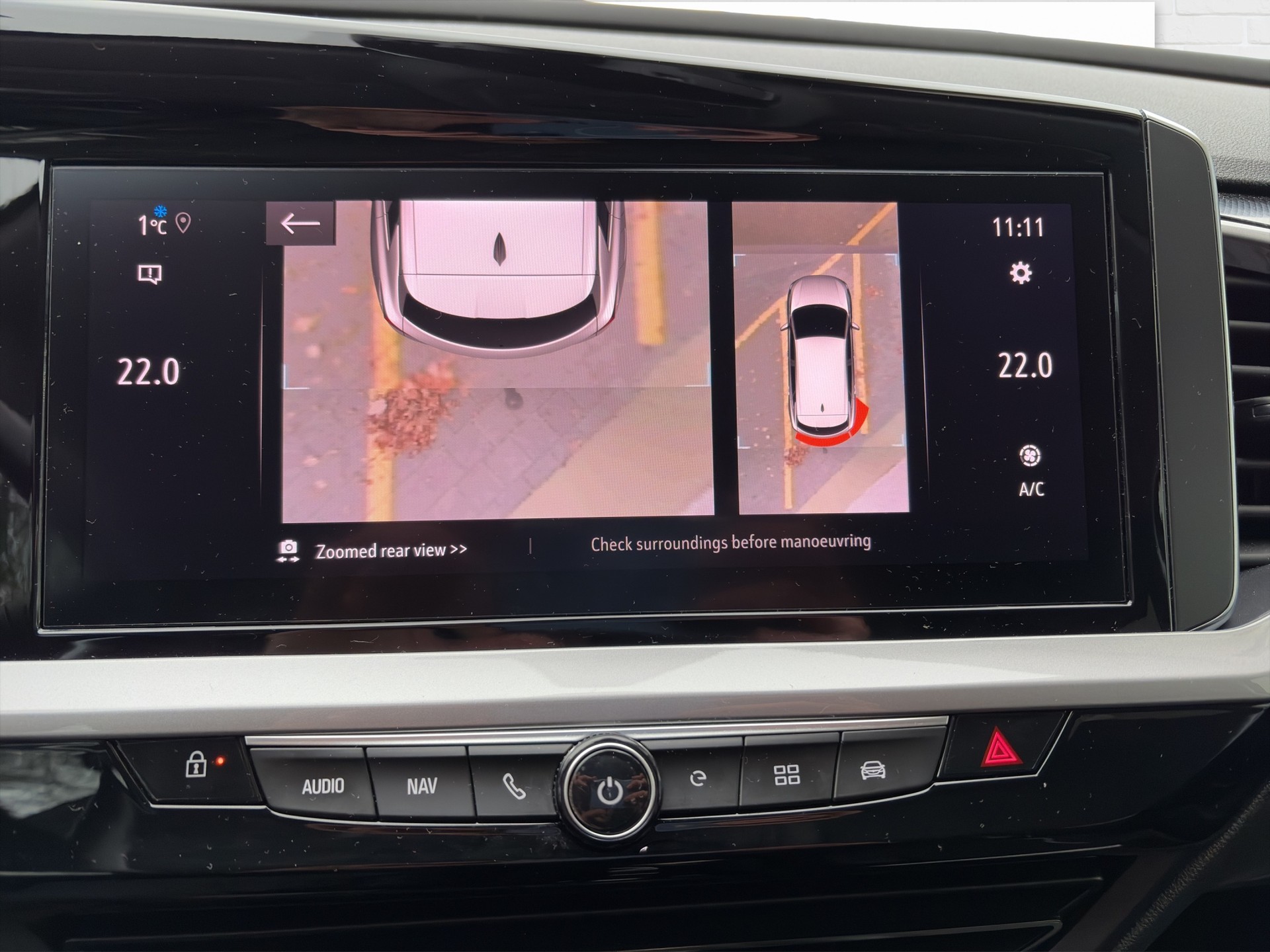 OPEL Grandland 1.6 Hybrid4 GSe Automatik-image-6
