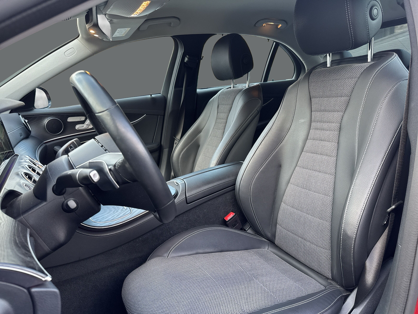 MERCEDES-BENZ E 400 d 4M AMG Line-image-8
