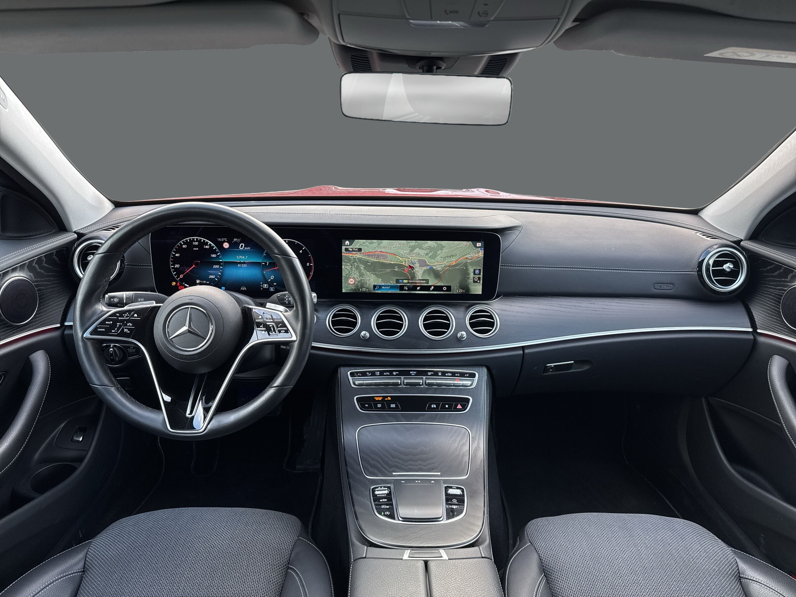 MERCEDES-BENZ E 400 d 4M AMG Line-image-12