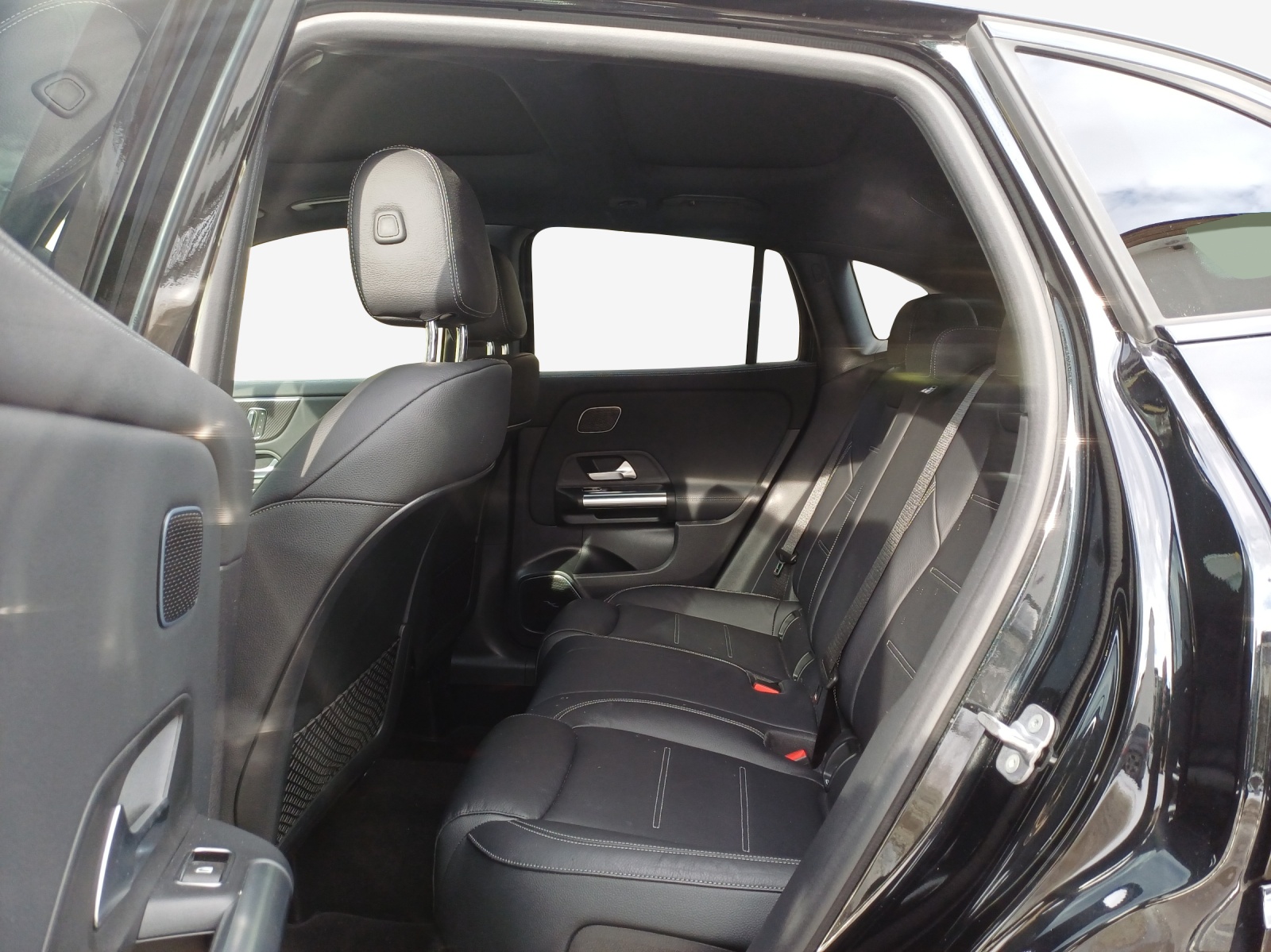 MERCEDES-BENZ GLA 250 4Matic 8G-DCT-image-11