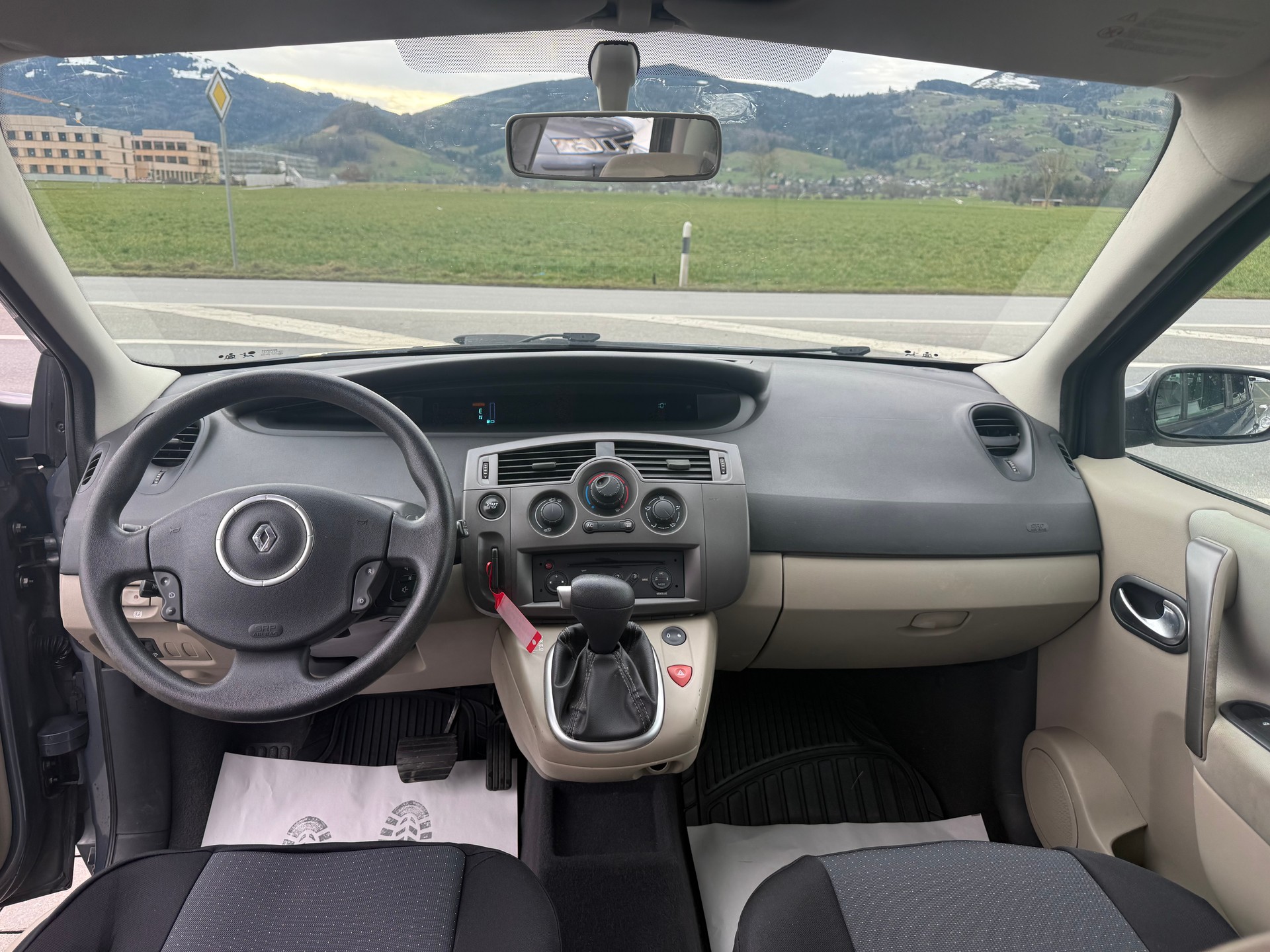 RENAULT Scénic 1.6 16V Fairway Automatic-image-9