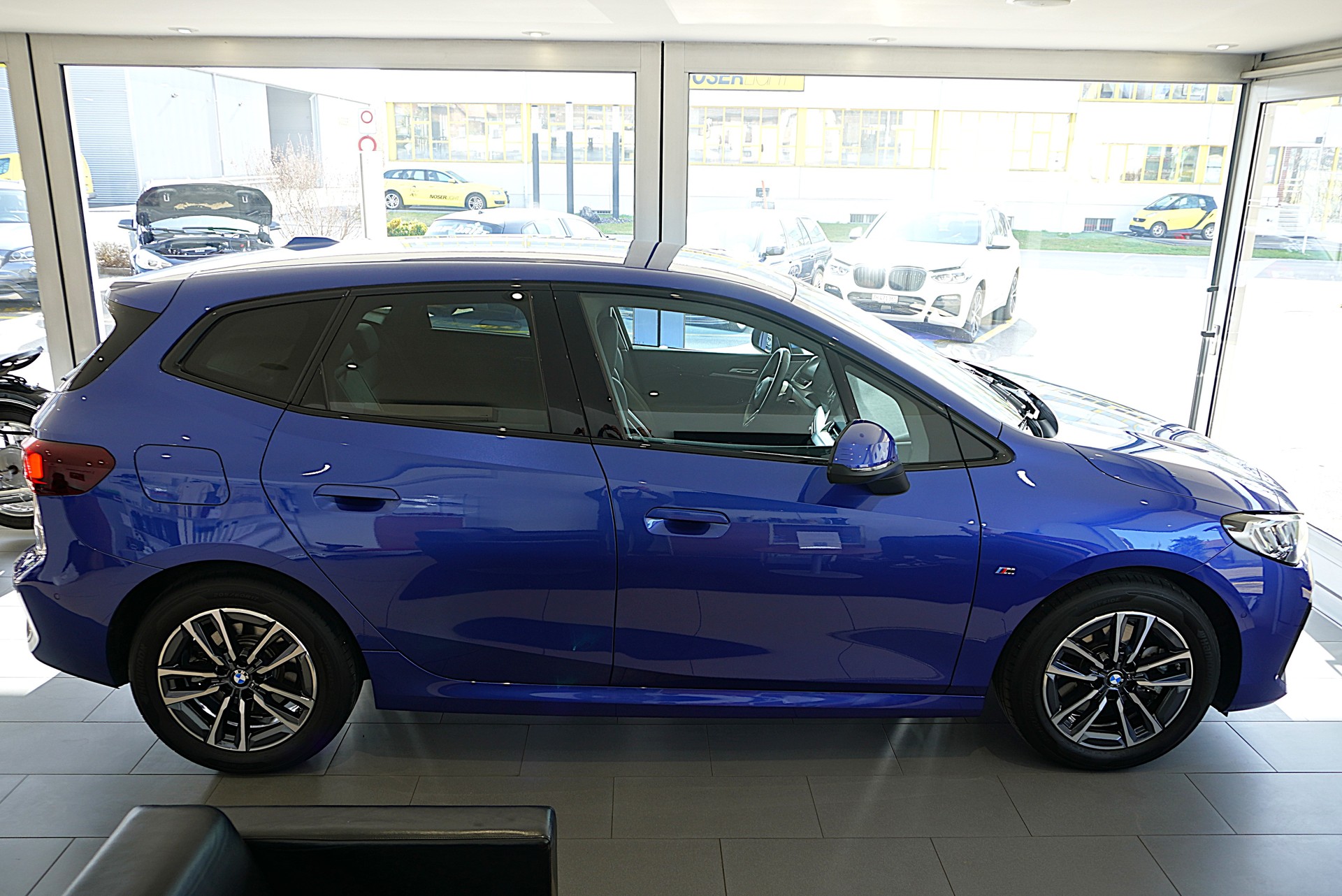 BMW 223i Active Tourer xDrive M Sport DKG-showroom-element-3