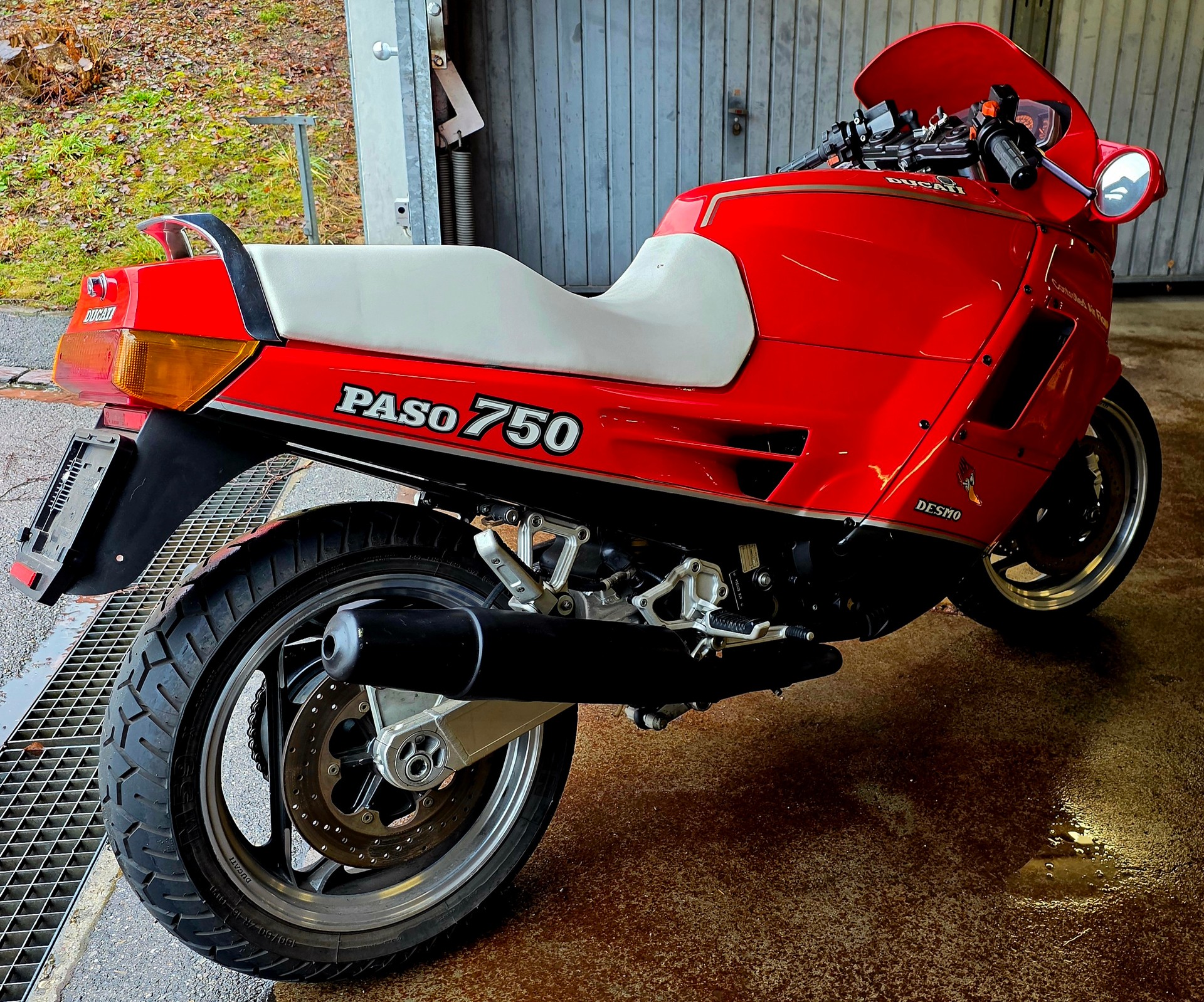 DUCATI Paso 750-image-4