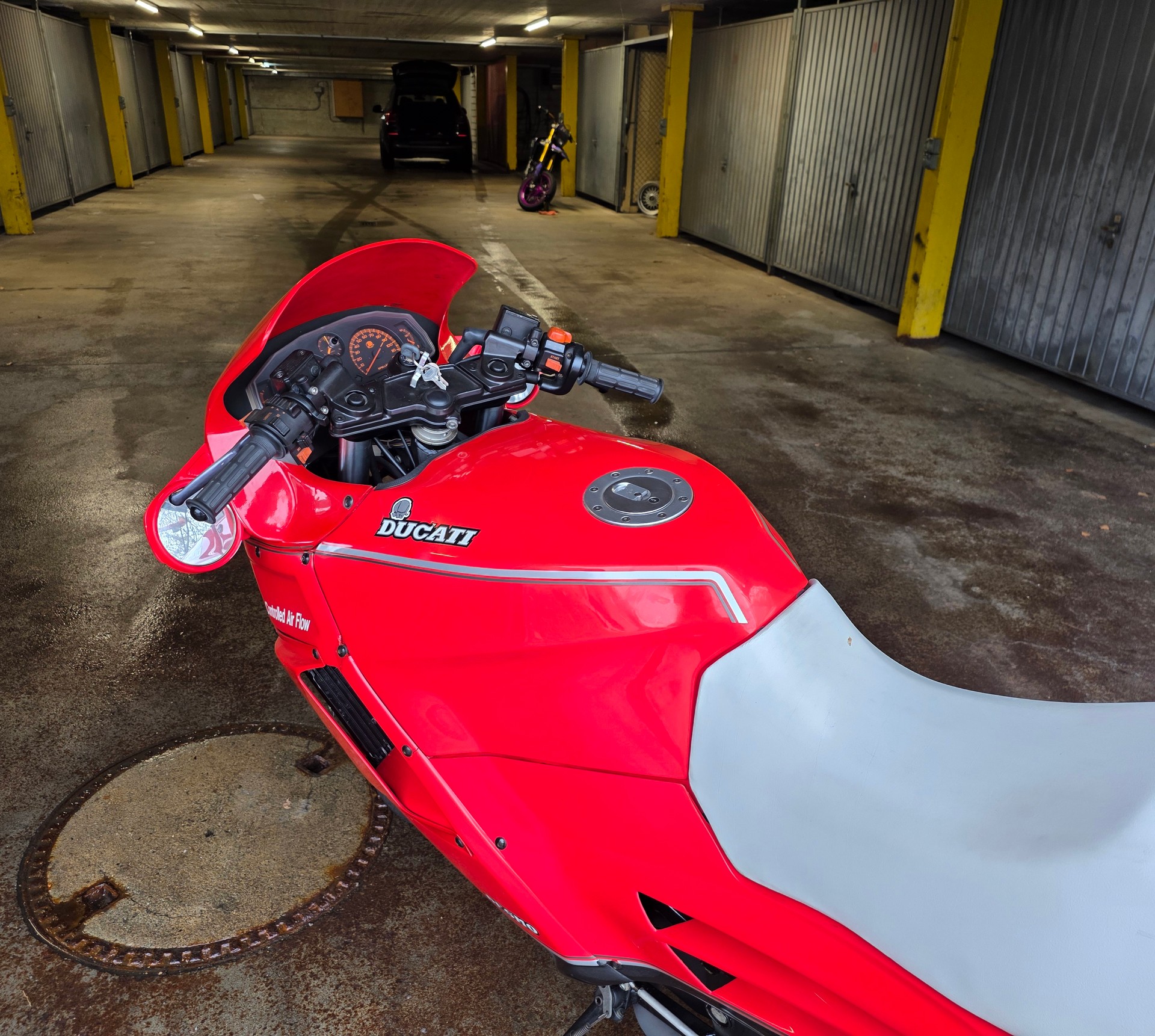 DUCATI Paso 750-image-6