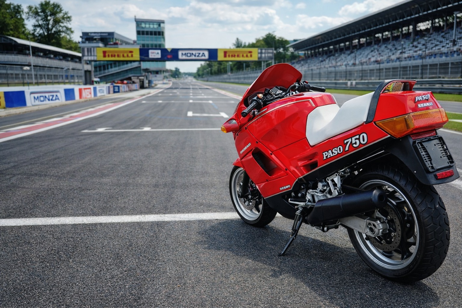 DUCATI Paso 750-image-2
