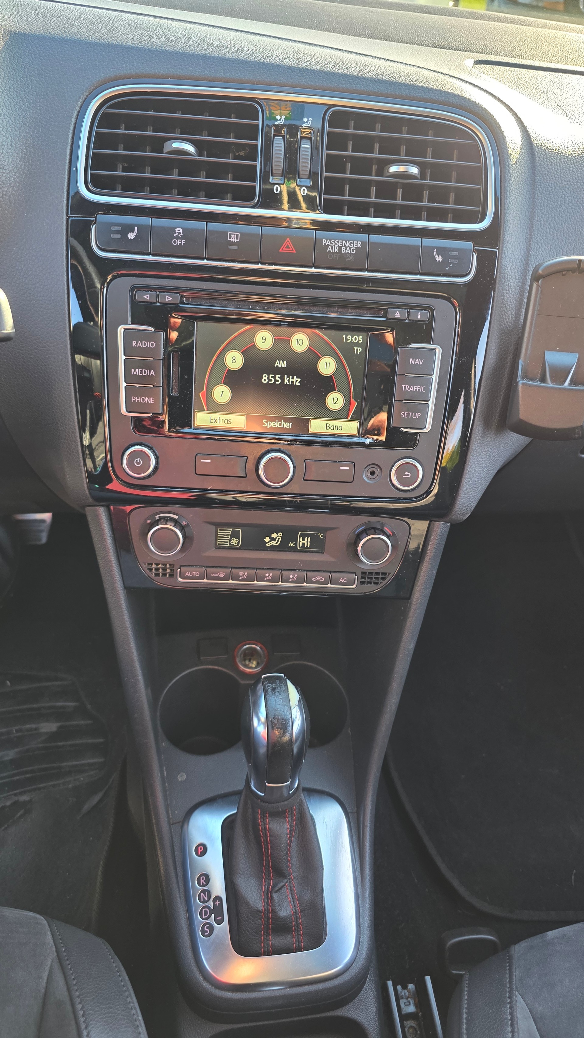 VW Polo 1.4 TSI GTI Carbon Edition DSG-image-8
