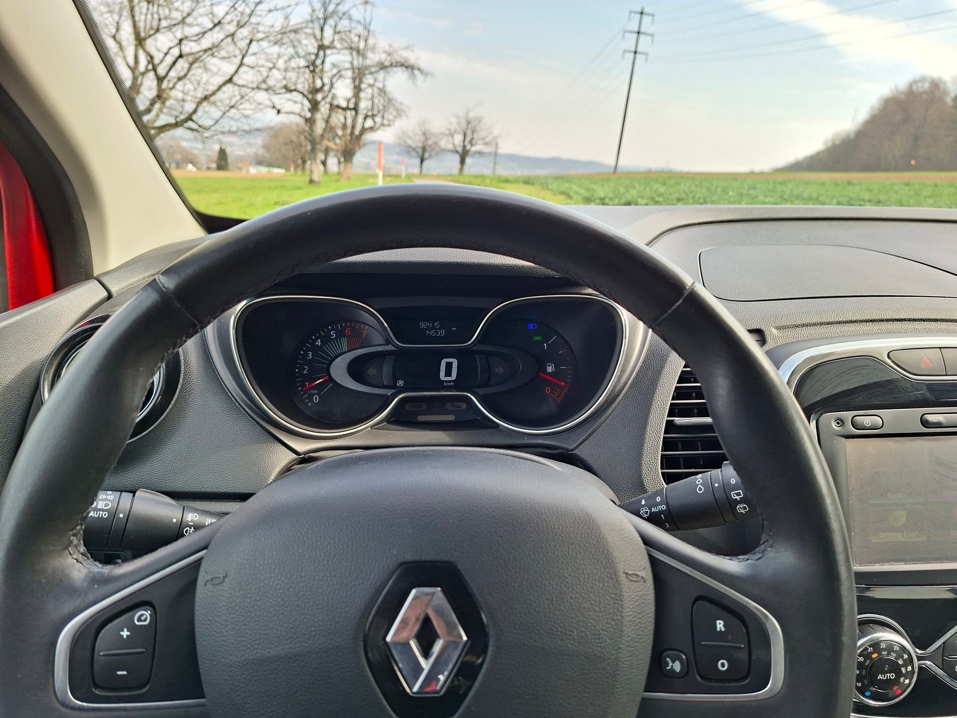 RENAULT Captur 1.2 T 16V Intens-image-10