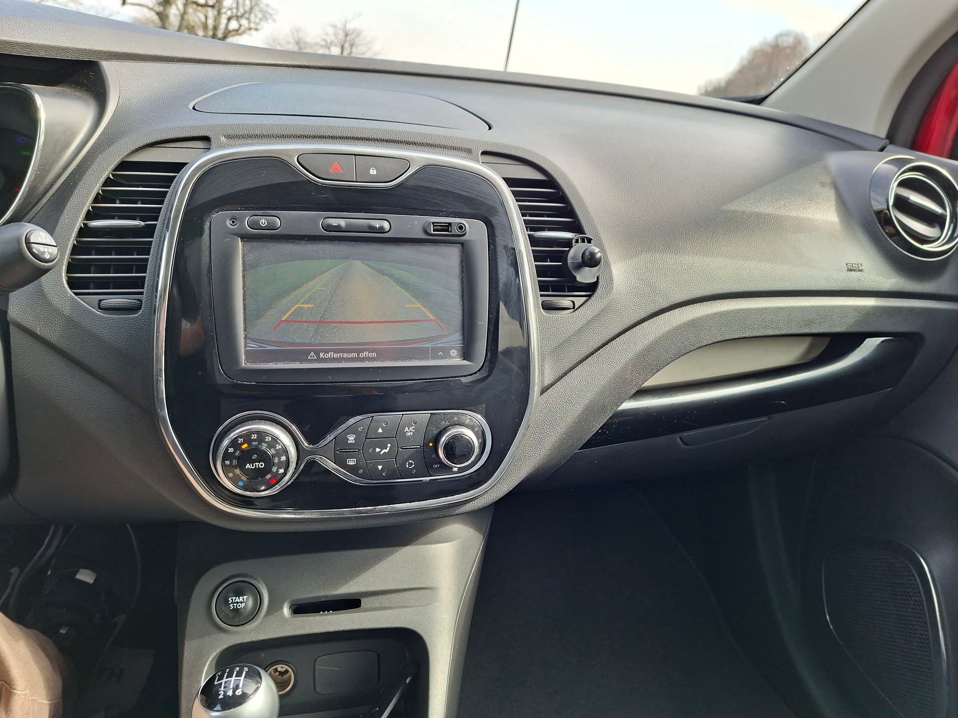 RENAULT Captur 1.2 T 16V Intens-image-11