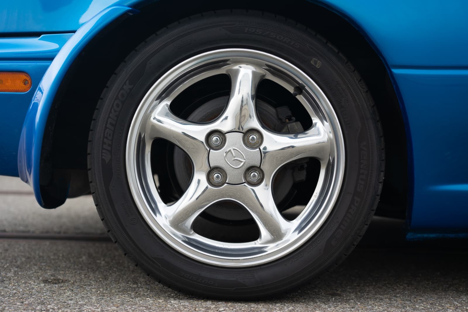 MAZDA MX-5 1.6i-16-image-12