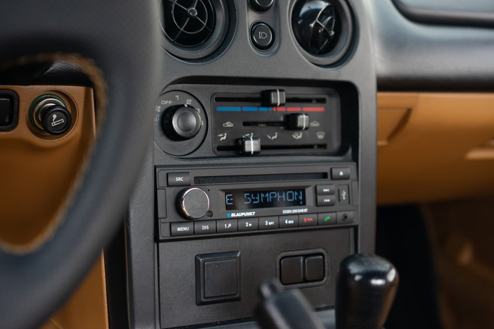 MAZDA MX-5 1.6i-16-image-10