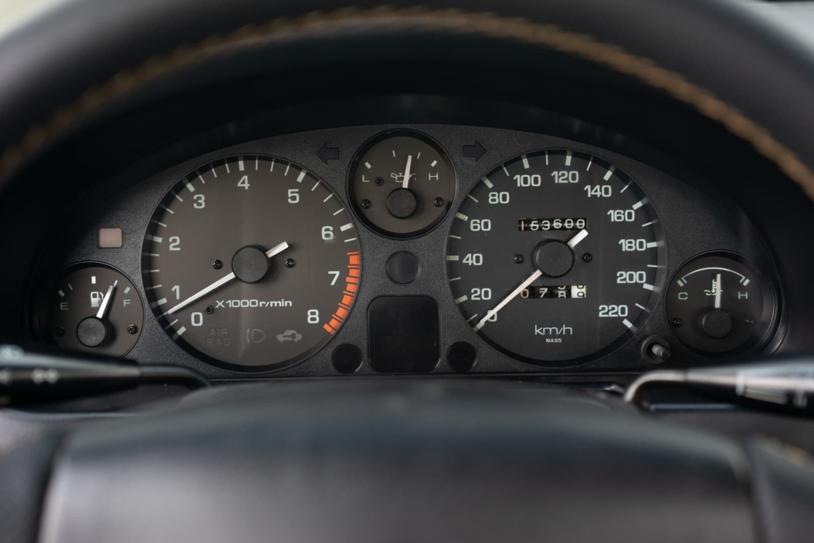 MAZDA MX-5 1.6i-16-image-11