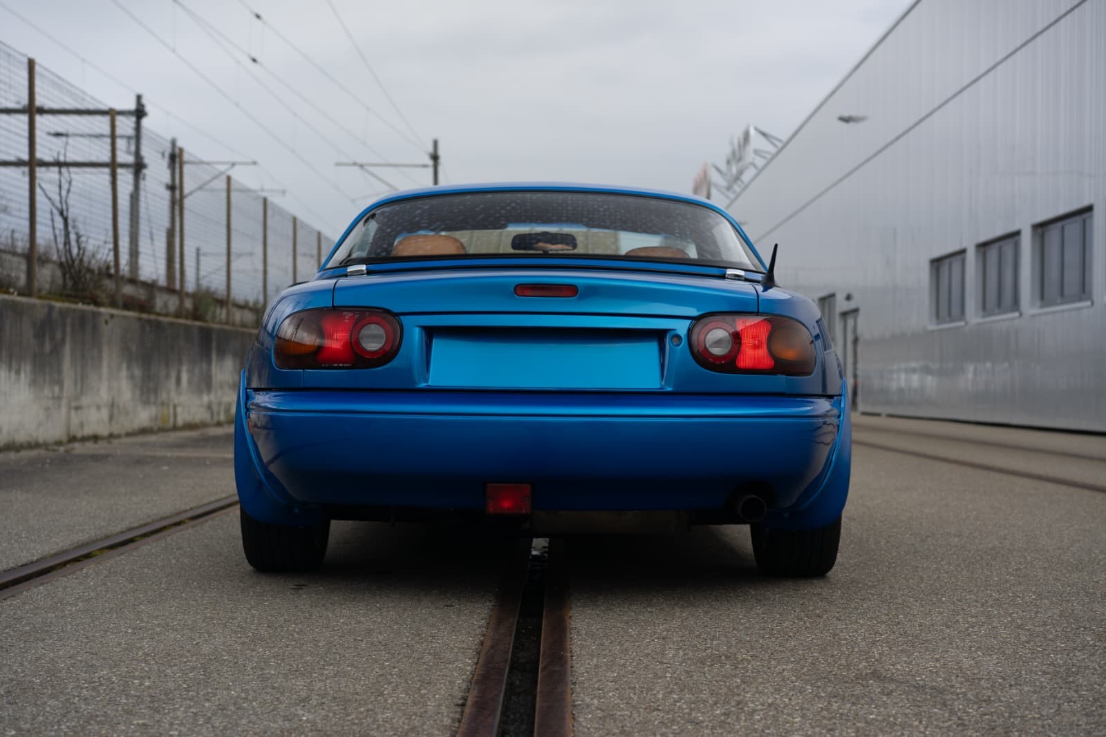 MAZDA MX-5 1.6i-16-image-3