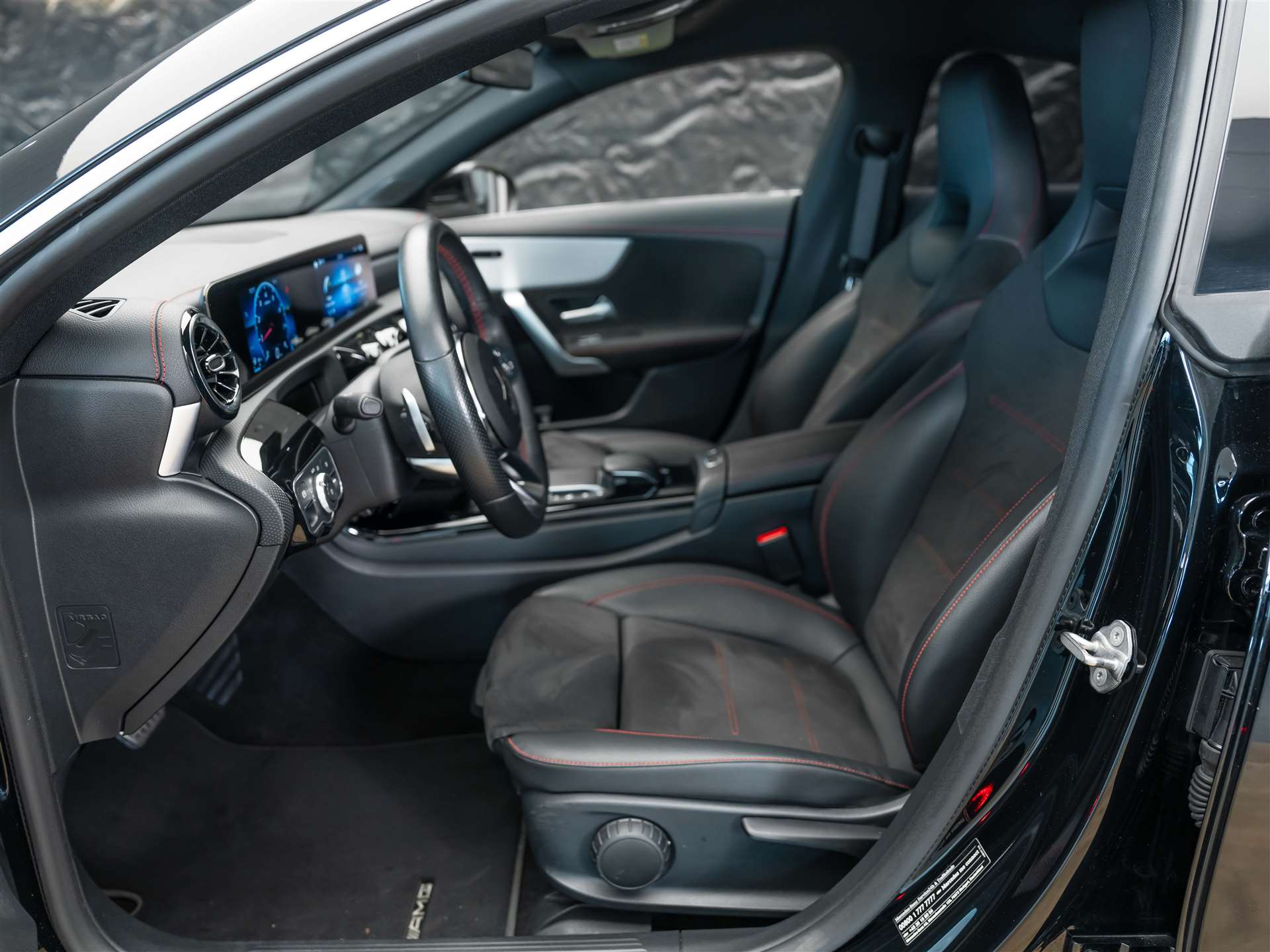 MERCEDES-BENZ CLA 200 AMG Line 7G-DCT *Ambientebeleuchtung*Kamera*-image-9