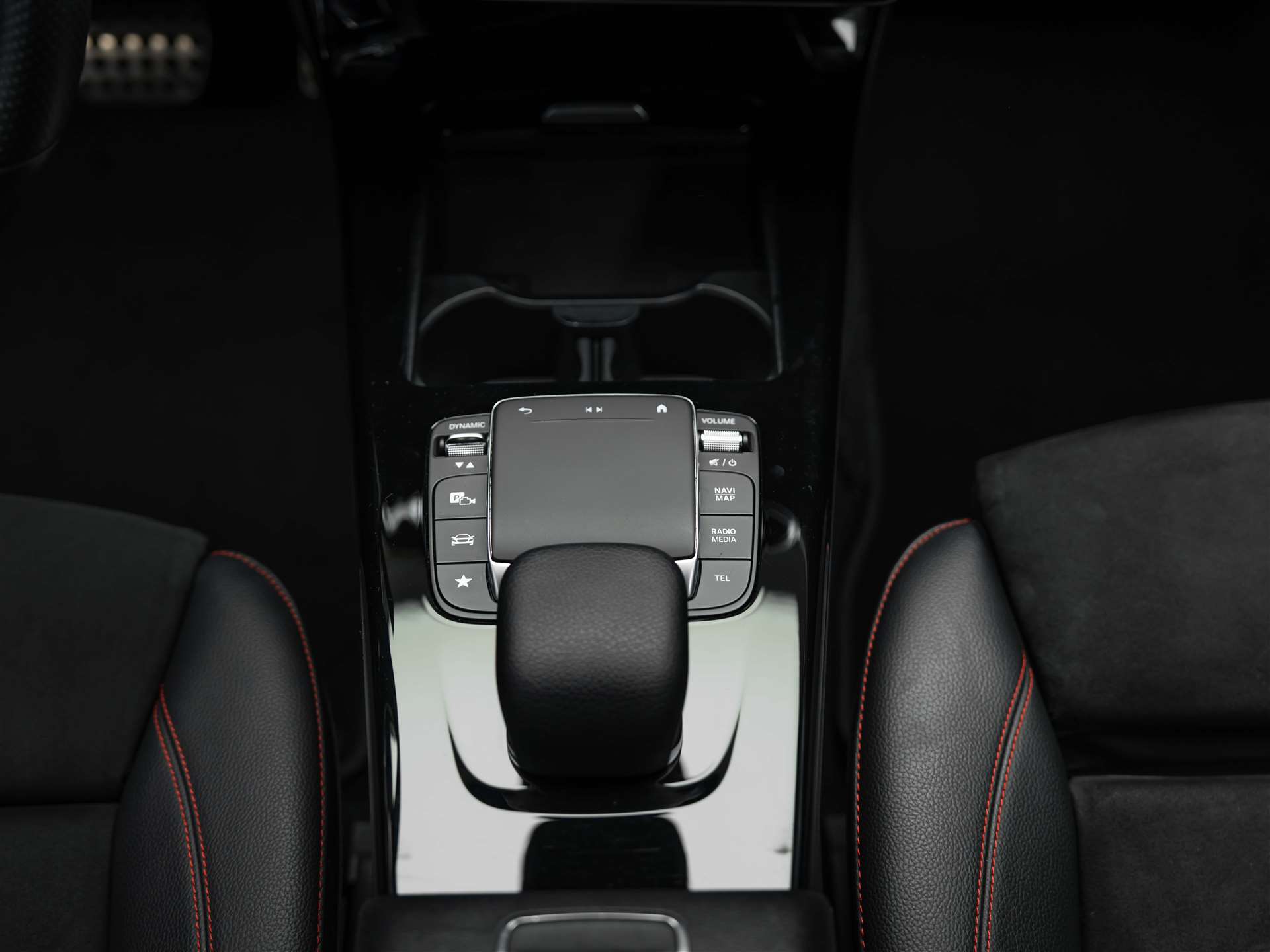 MERCEDES-BENZ CLA 200 AMG Line 7G-DCT *Ambientebeleuchtung*Kamera*-image-27