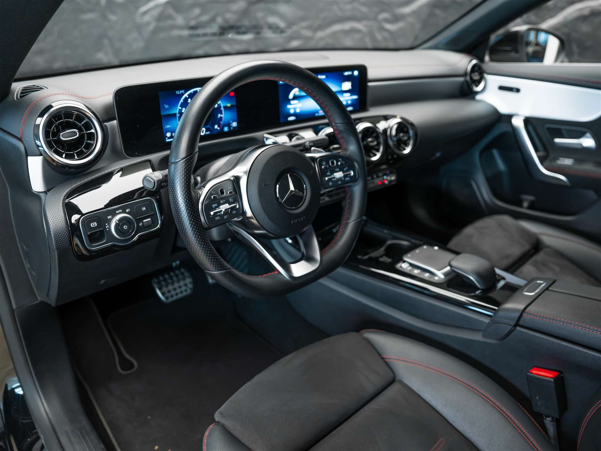 MERCEDES-BENZ CLA 200 AMG Line 7G-DCT *Ambientebeleuchtung*Kamera*-image-8