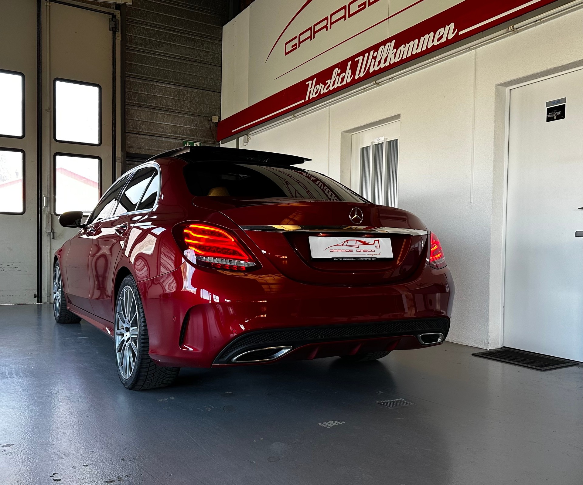 MERCEDES-BENZ C 250 BlueTEC AMG Line 4Matic 7G-Tronic-image-3