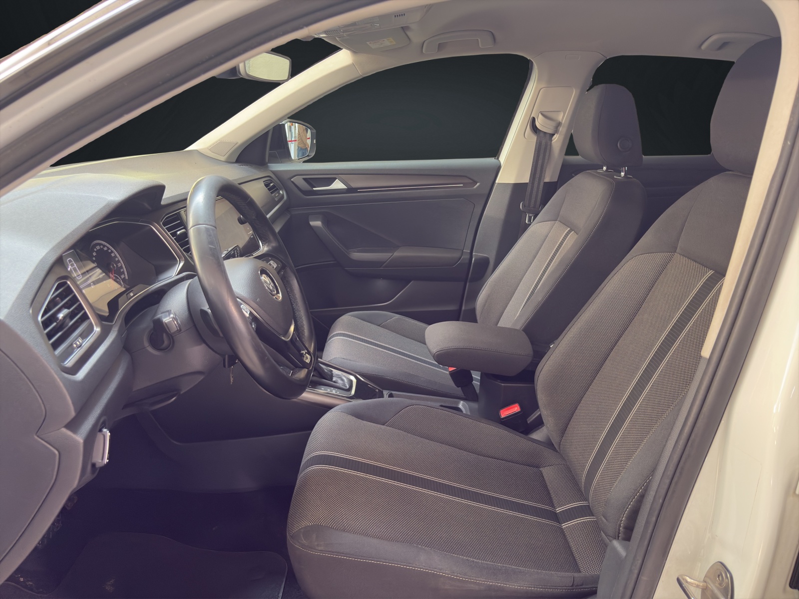 VW T-Roc 1.5 TSI EVO Advance DSG-image-11