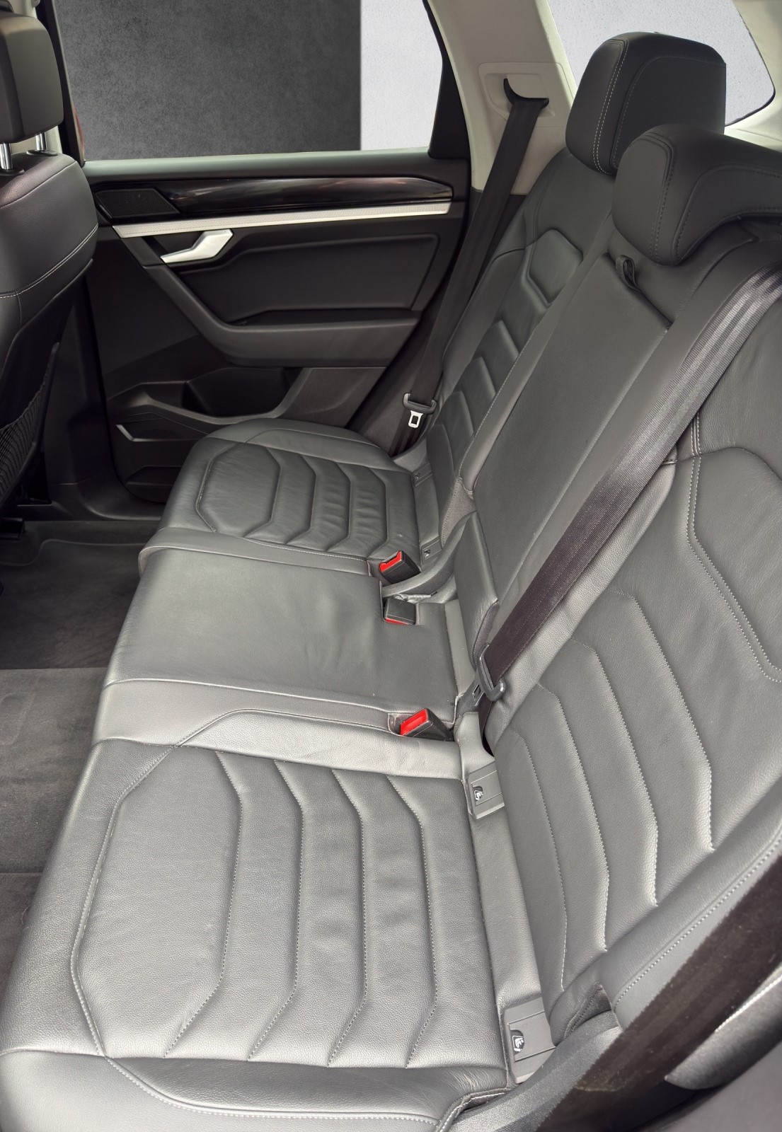 VW Touareg 3.0 TDI Basic Tiptronic-image-15