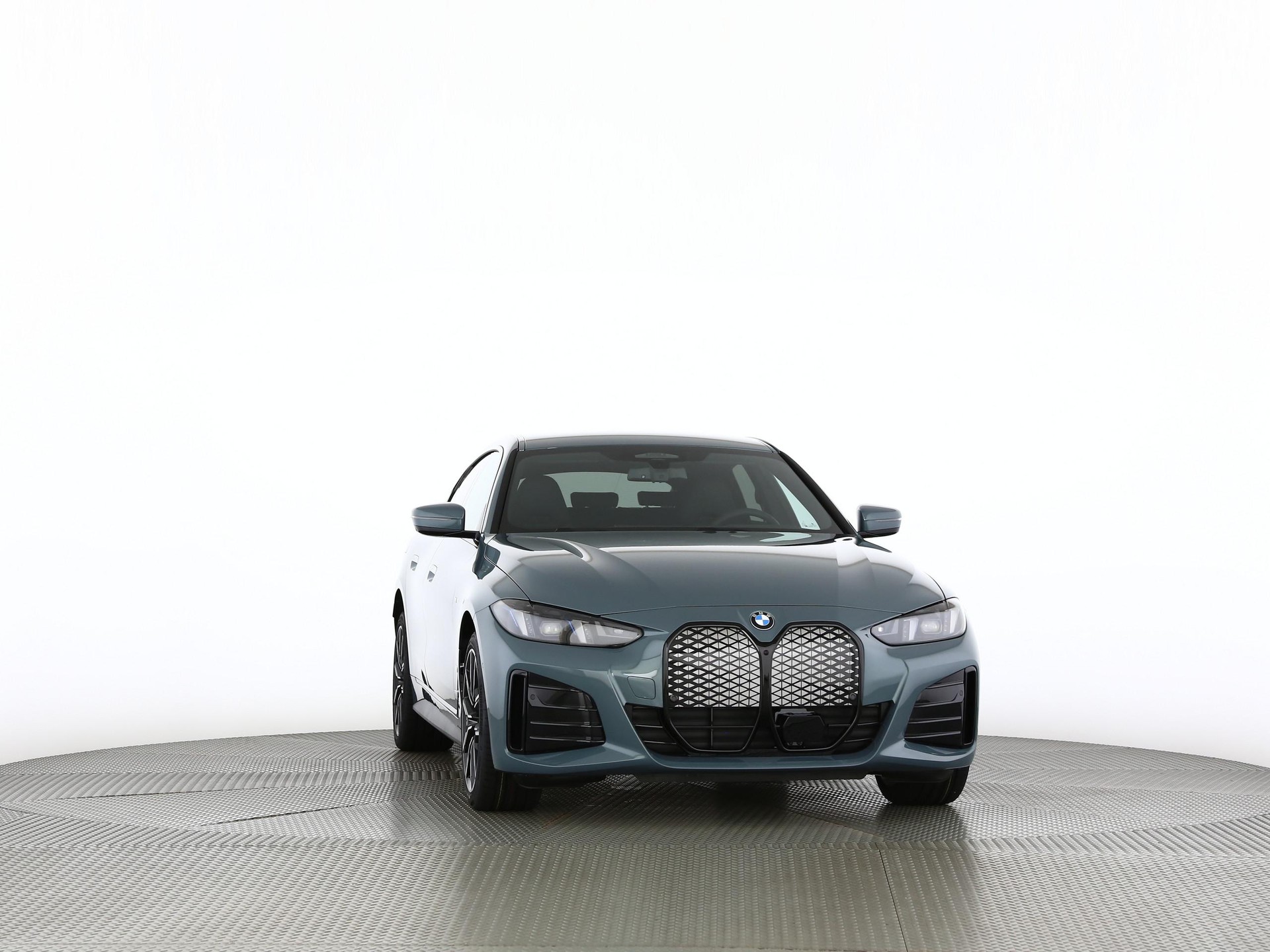 BMW i4 xDrive40-image-28