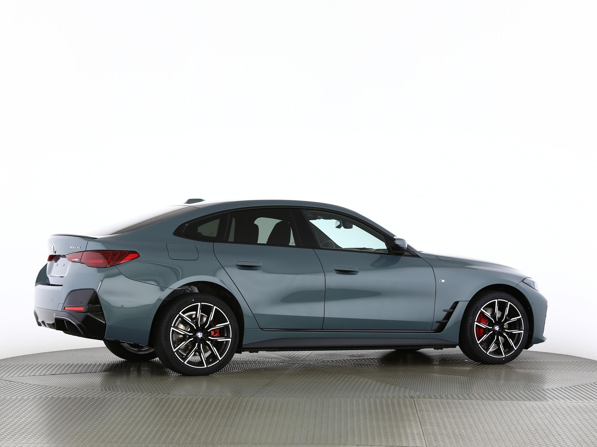 BMW i4 xDrive40-image-21
