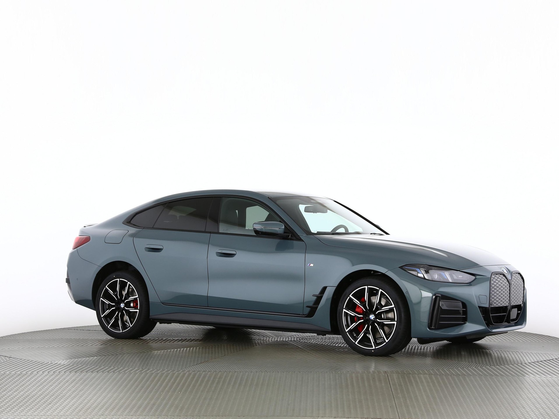 BMW i4 xDrive40-image-25