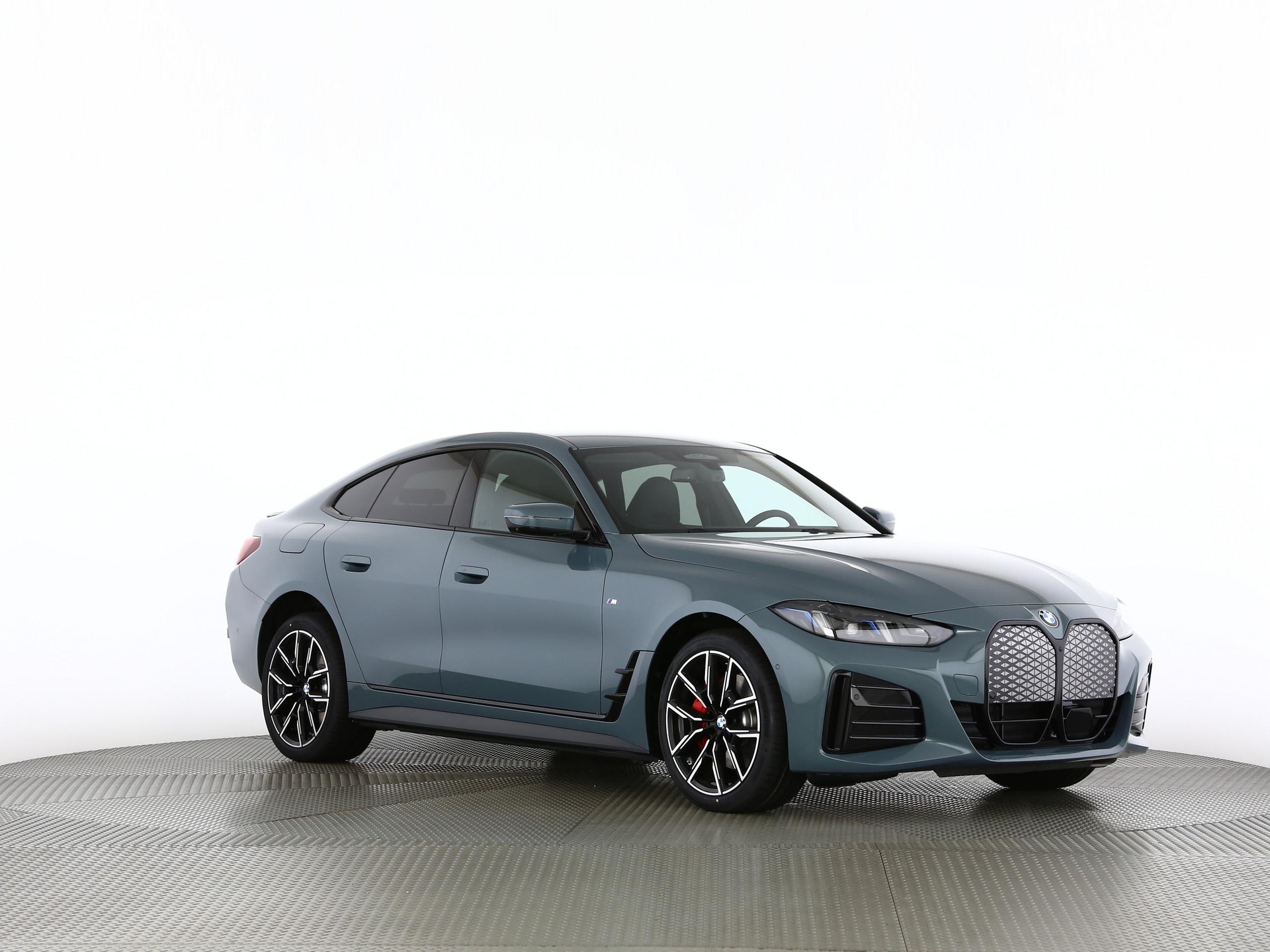 BMW i4 xDrive40-image-26