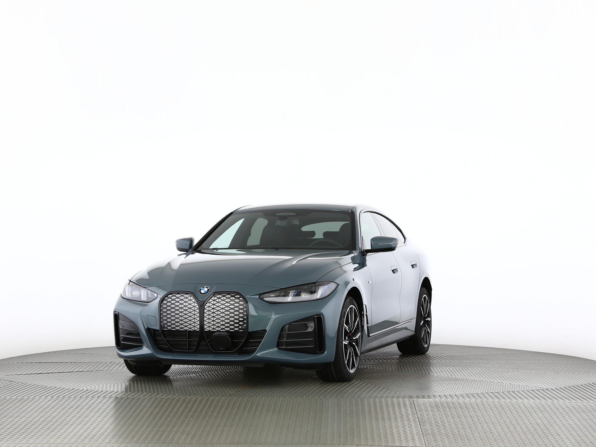 BMW i4 xDrive40-image-4