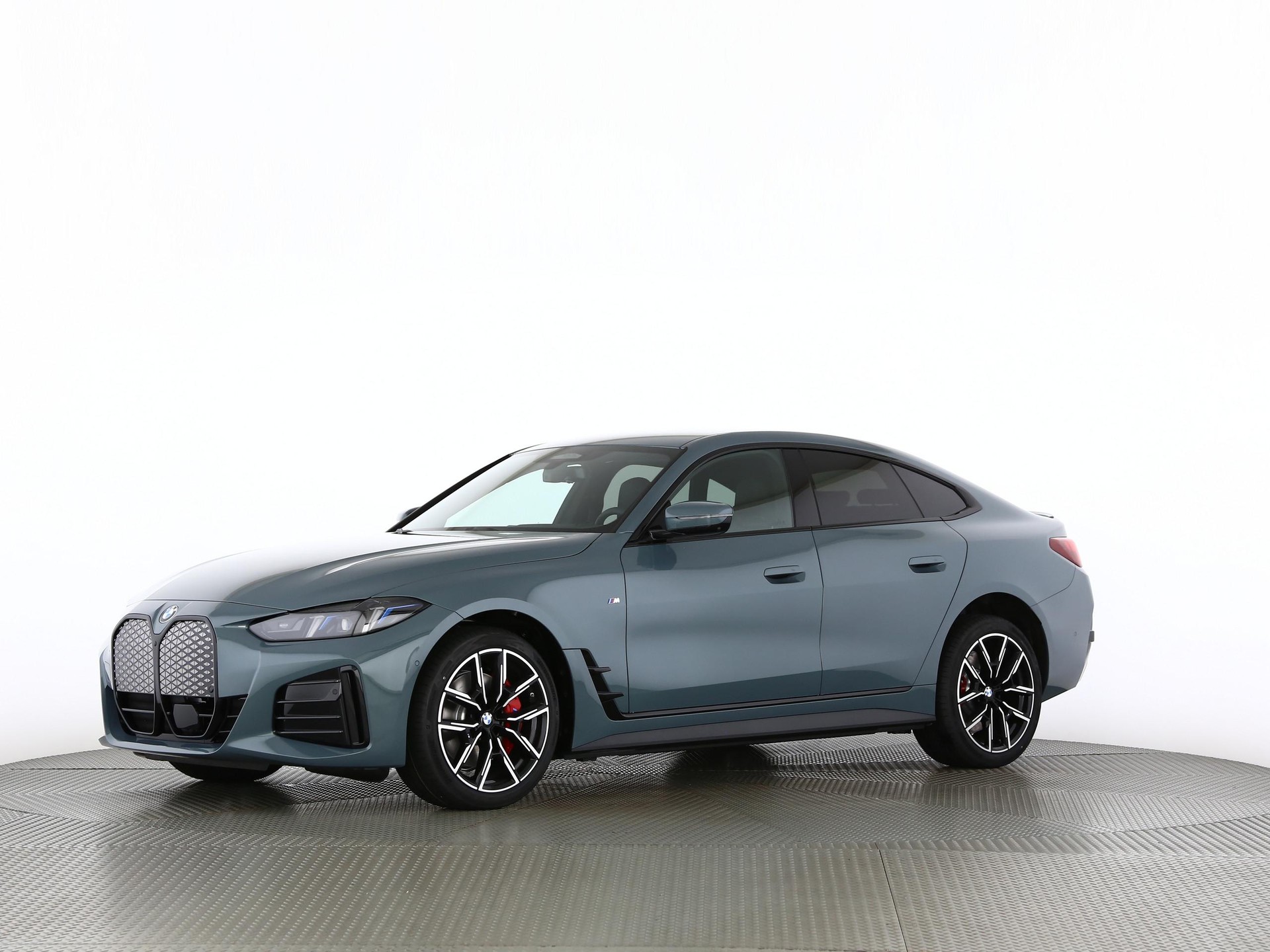 BMW i4 xDrive40-image-8