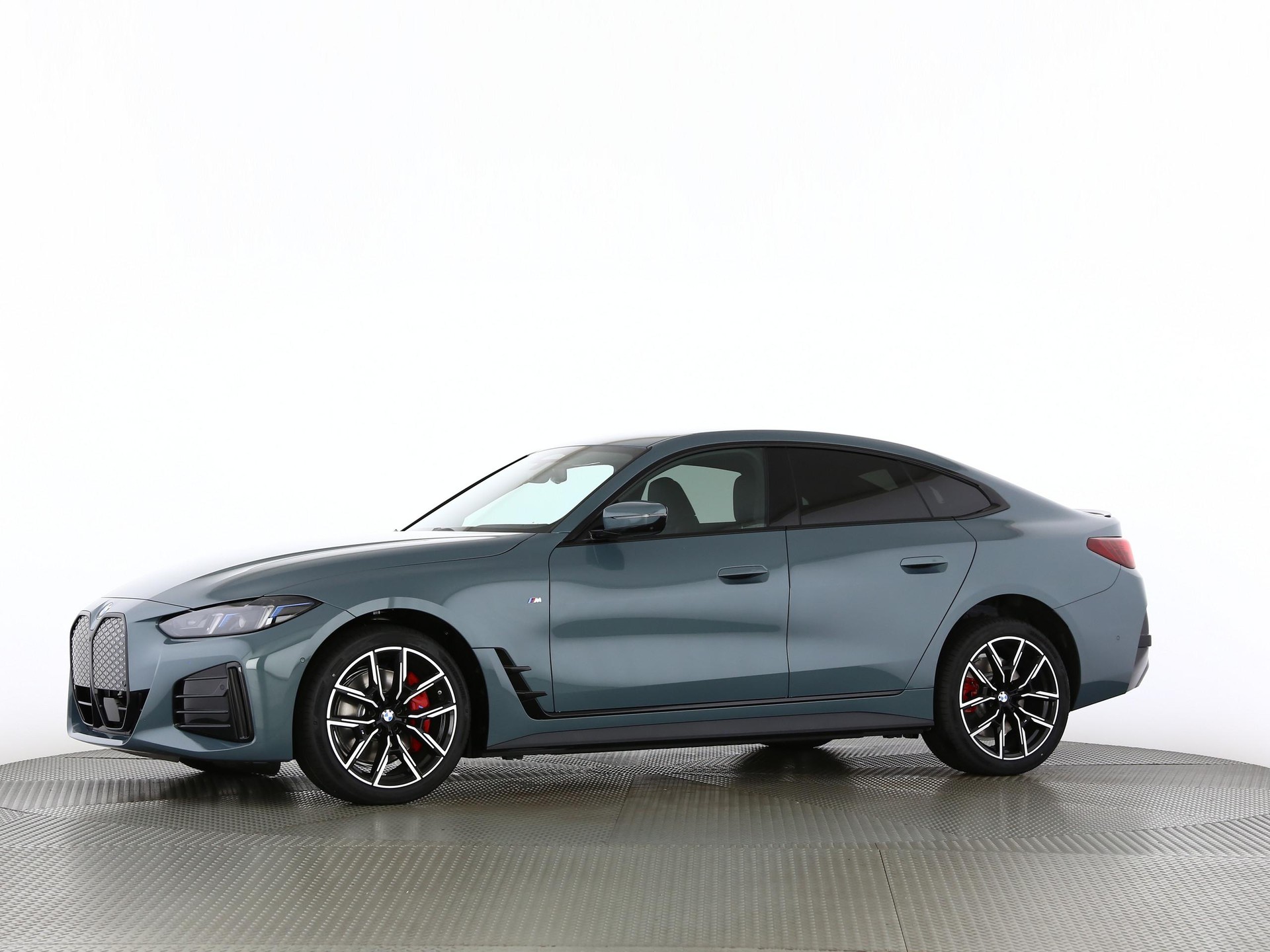 BMW i4 xDrive40-image-9