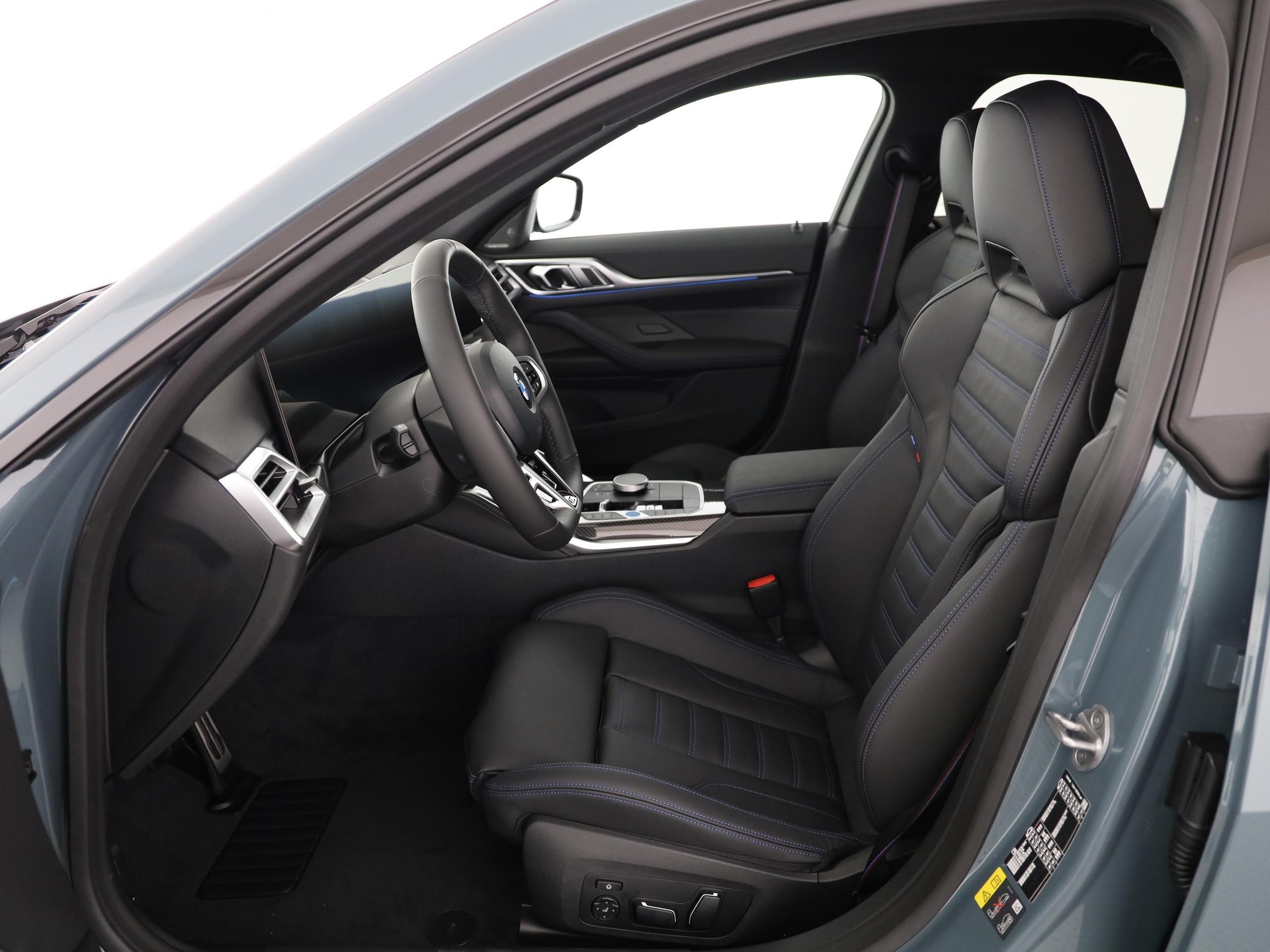 BMW i4 xDrive40-image-7