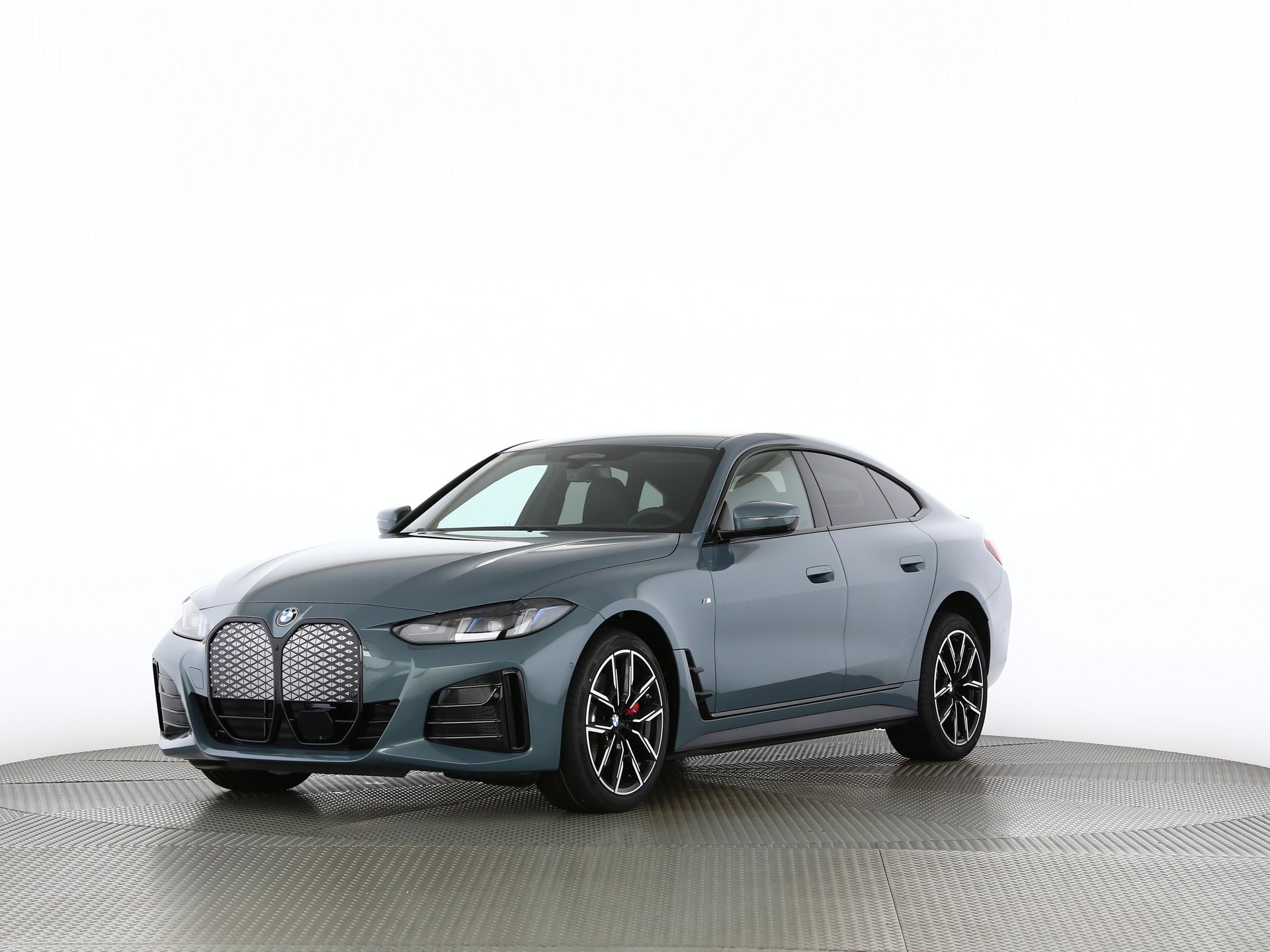 BMW i4 xDrive40-image-5