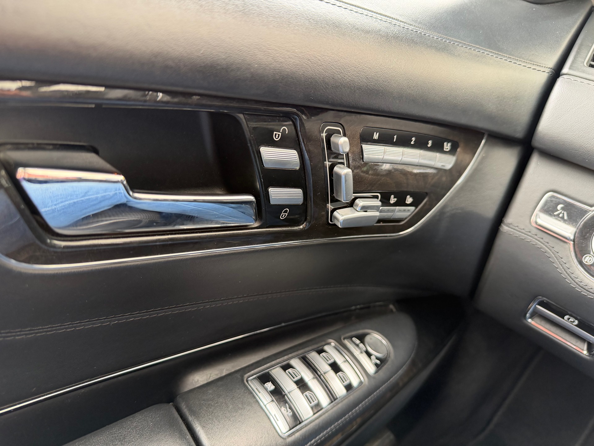 MERCEDES-BENZ CL 63 AMG 7G-Tronic-image-14