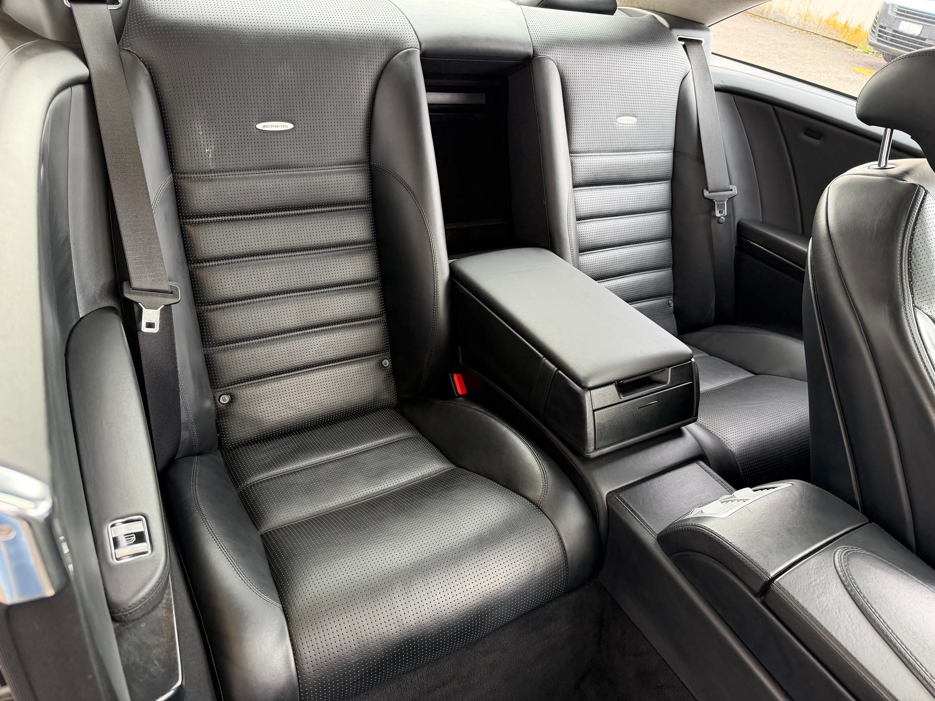 MERCEDES-BENZ CL 63 AMG 7G-Tronic-image-11