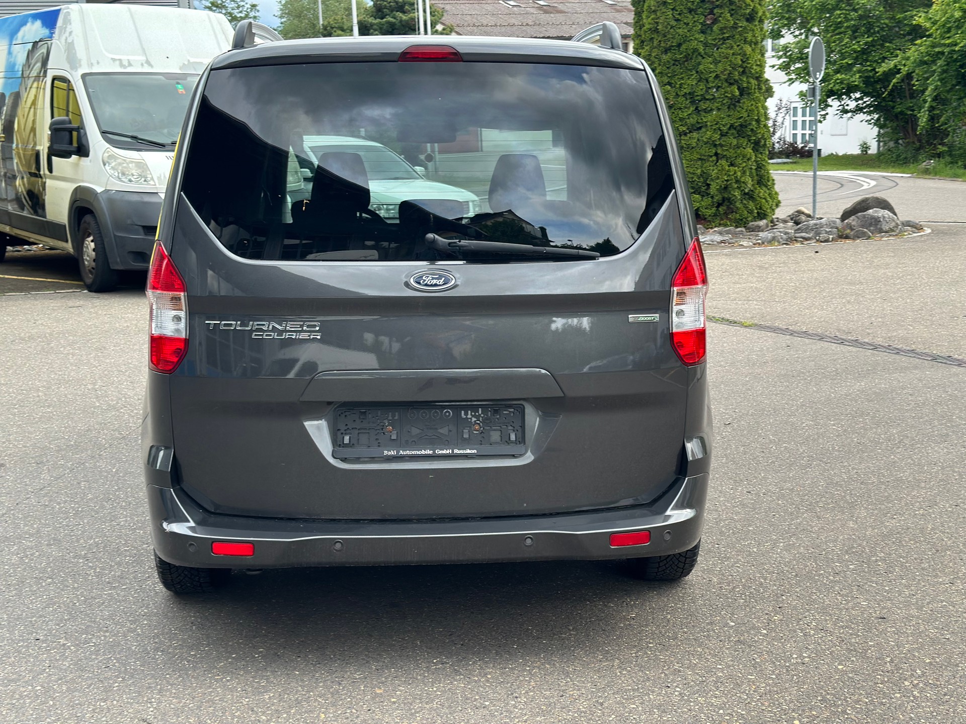 FORD Tourneo Courier 1.0 SCTi Titanium-image-6