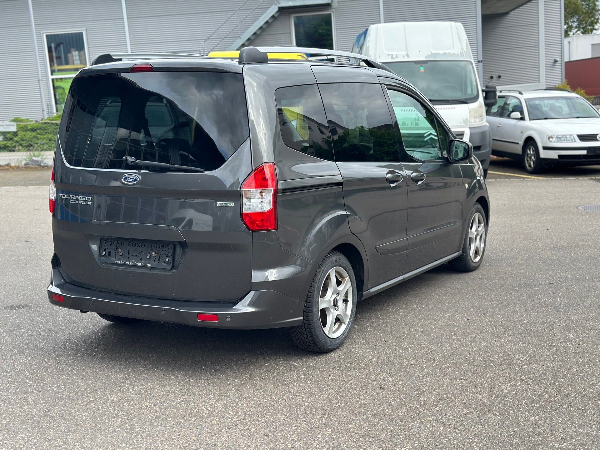 FORD Tourneo Courier 1.0 SCTi Titanium-image-5