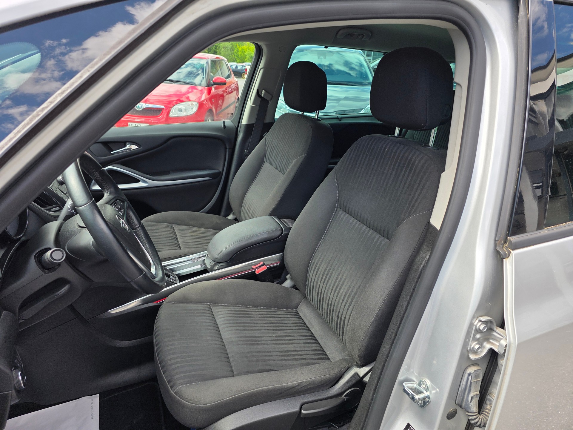 OPEL Zafira Tourer 1.4i 16V Enjoy / Frisch ab MFK-image-7