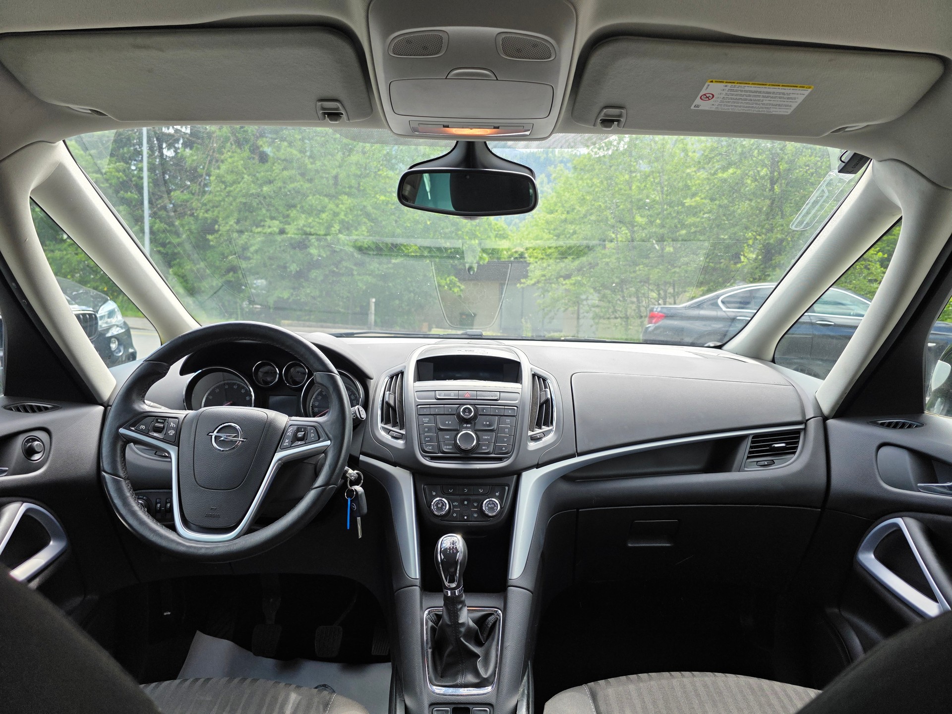 OPEL Zafira Tourer 1.4i 16V Enjoy / Frisch ab MFK-image-6