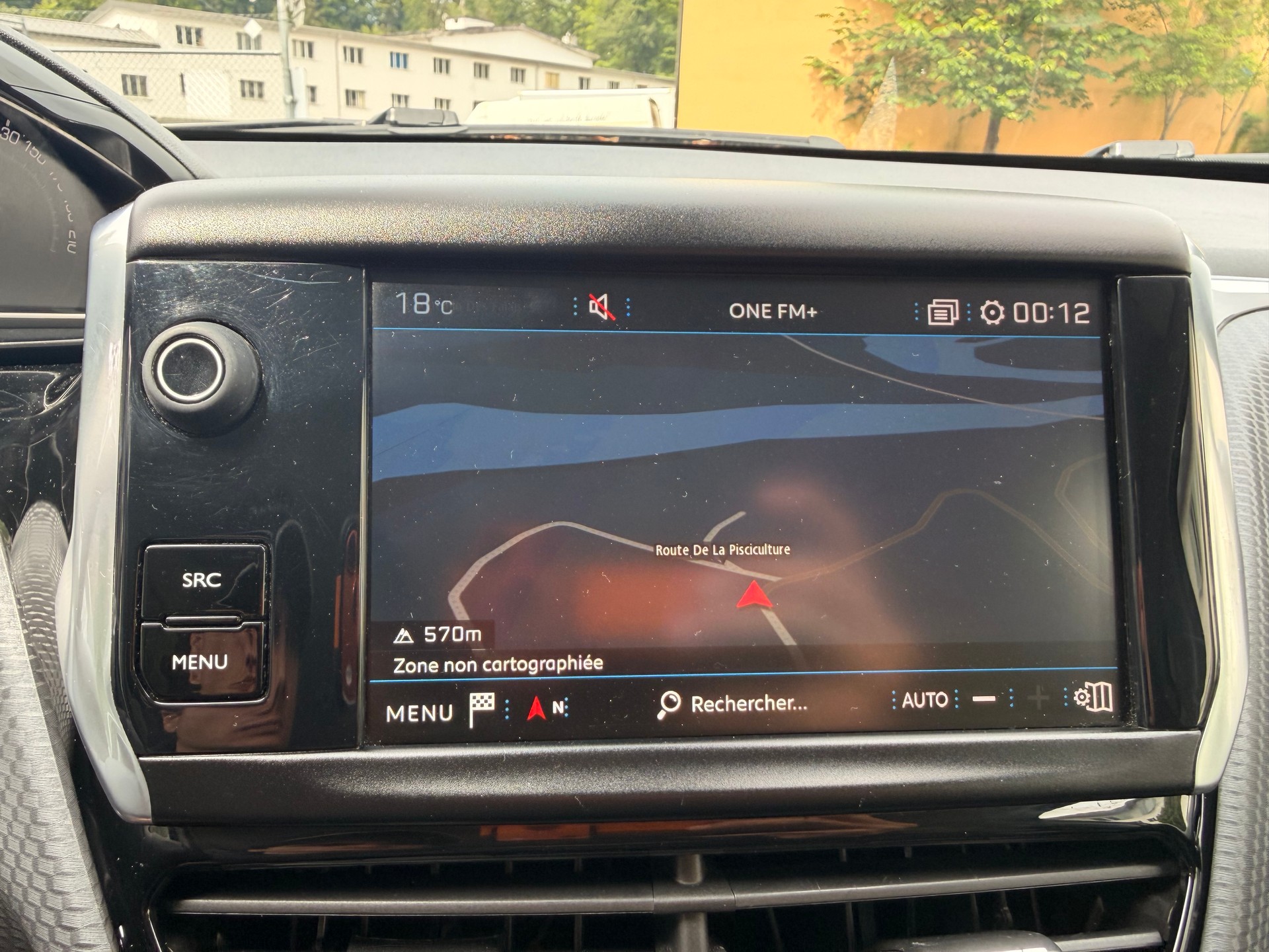 PEUGEOT 2008 1.2 PureTech Allure EAT6-image-25