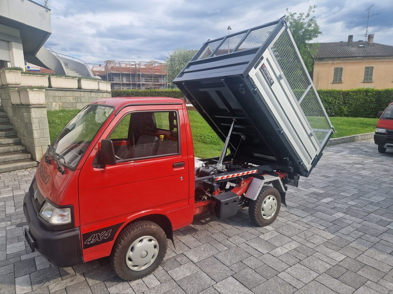 PIAGGIO Porter 1.3-16 4x4 - EX. Veicolo Esercito CH con SOLO KM. 3400 - PARI AL NUOVO !! - Ponte Ribaltabile 3 Lati "NUOVO"-image-1