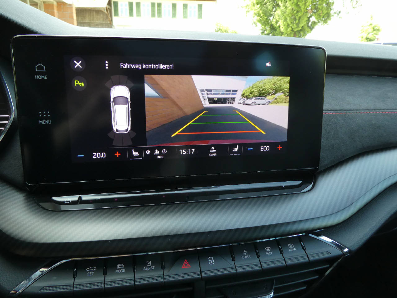 SKODA Octavia Combi 1.4 TSI PHEV 245 RS DSG-image-14