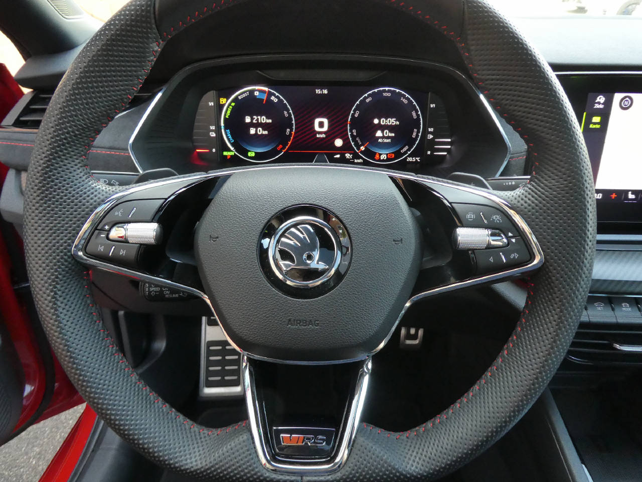 SKODA Octavia Combi 1.4 TSI PHEV 245 RS DSG-image-11