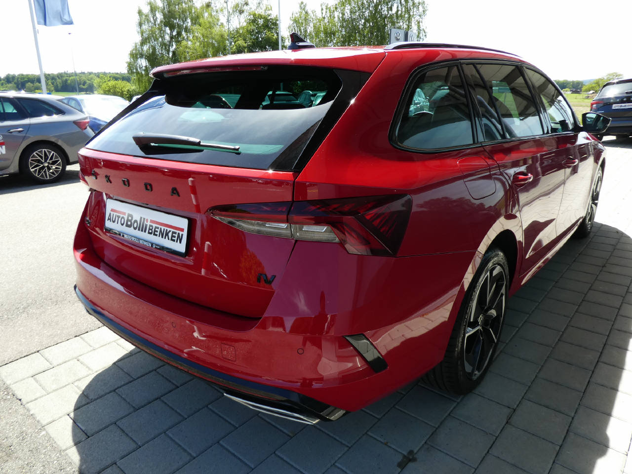 SKODA Octavia Combi 1.4 TSI PHEV 245 RS DSG-image-4