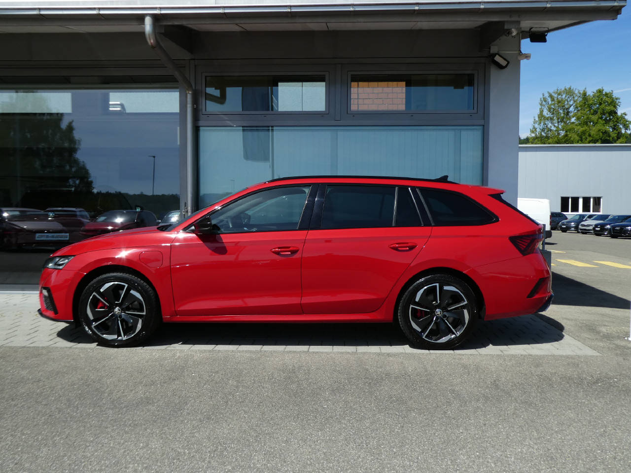 SKODA Octavia Combi 1.4 TSI PHEV 245 RS DSG-image-7